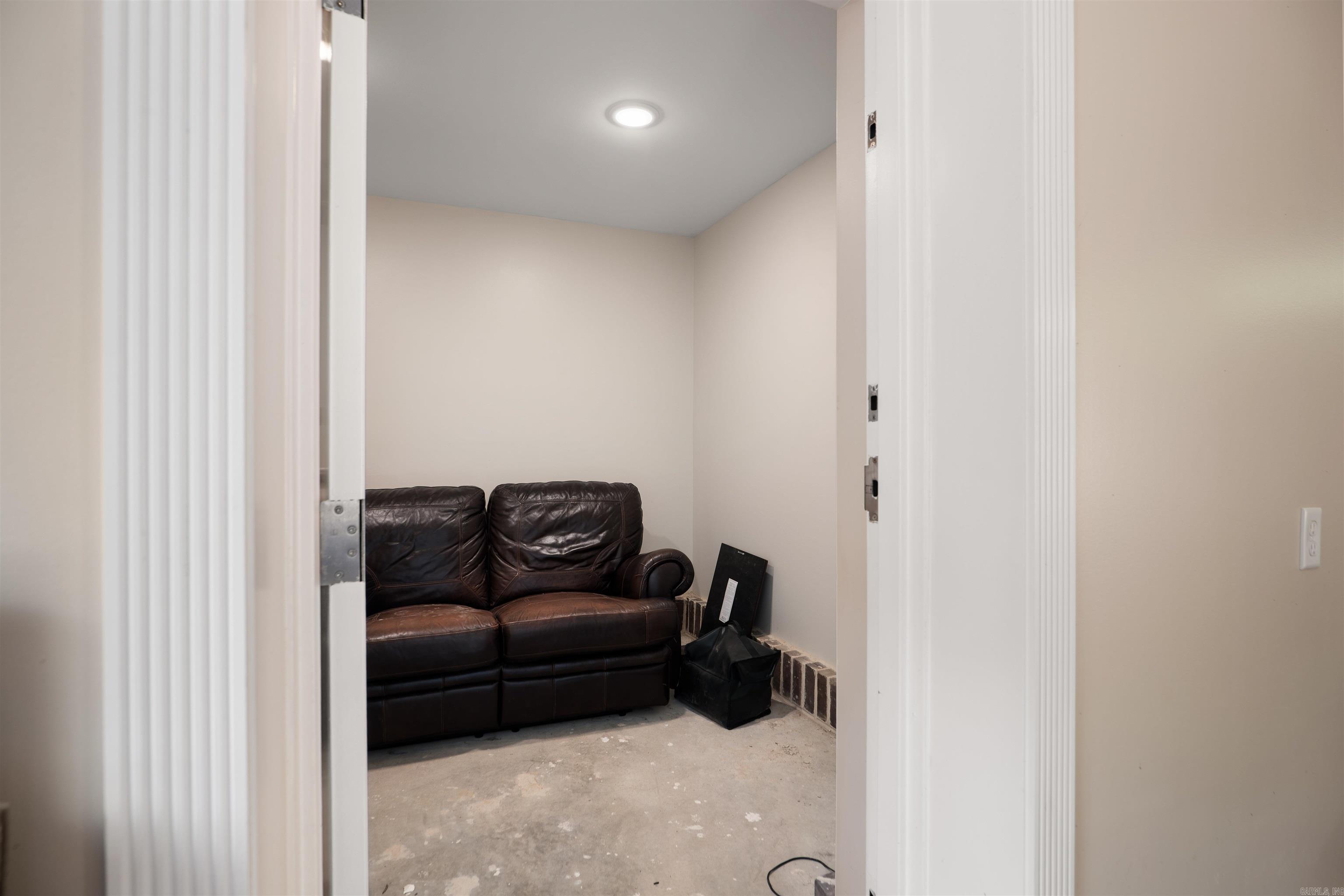 ARNOLD'S FOREST - Residential