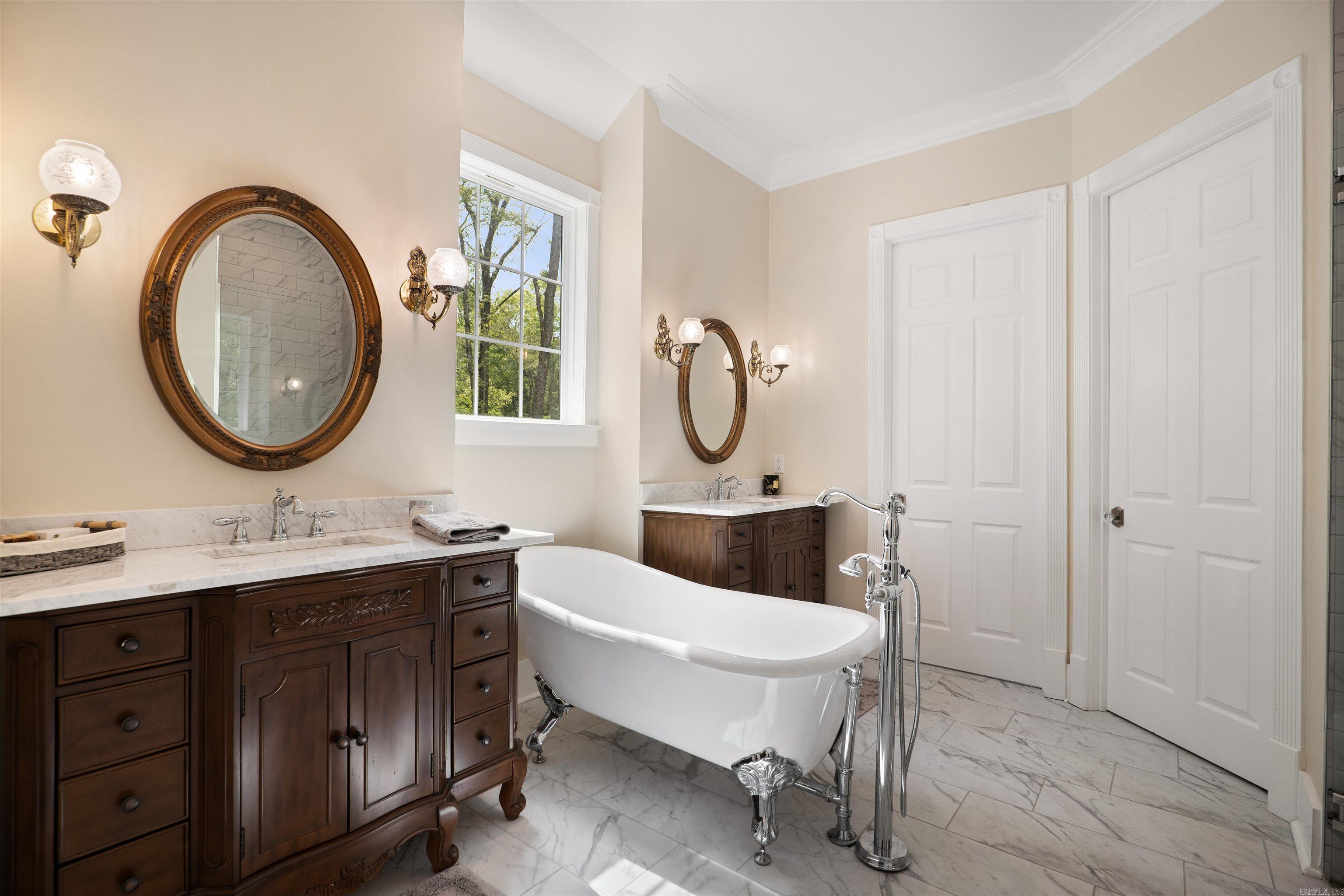 ARNOLD'S FOREST - Residential