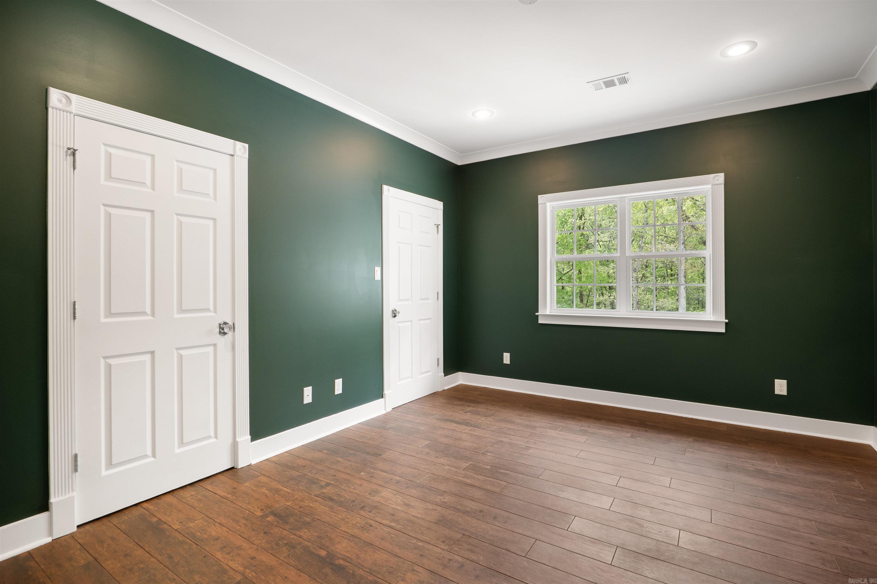 ARNOLD'S FOREST - Residential