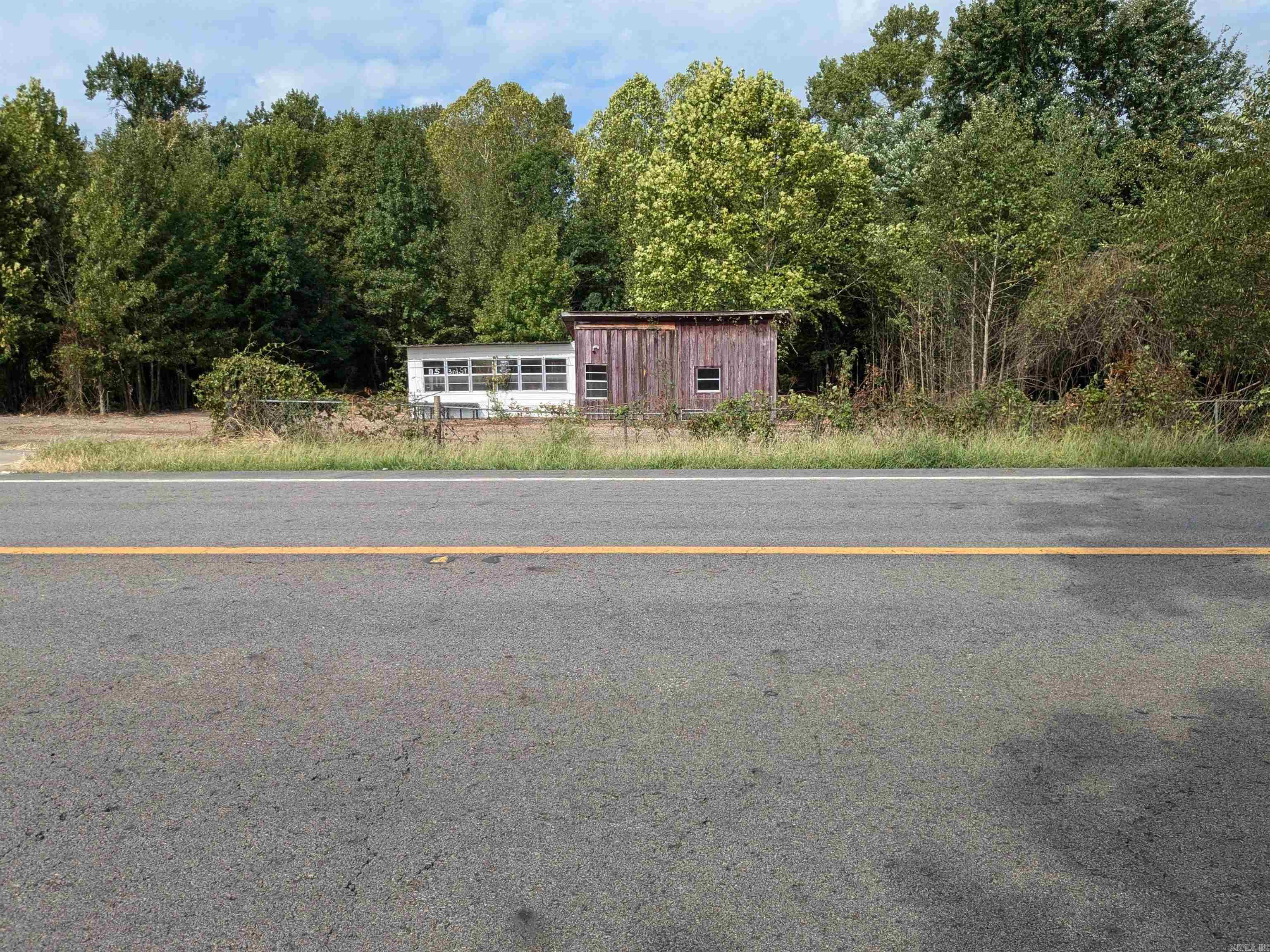 Country - Commercial Sale