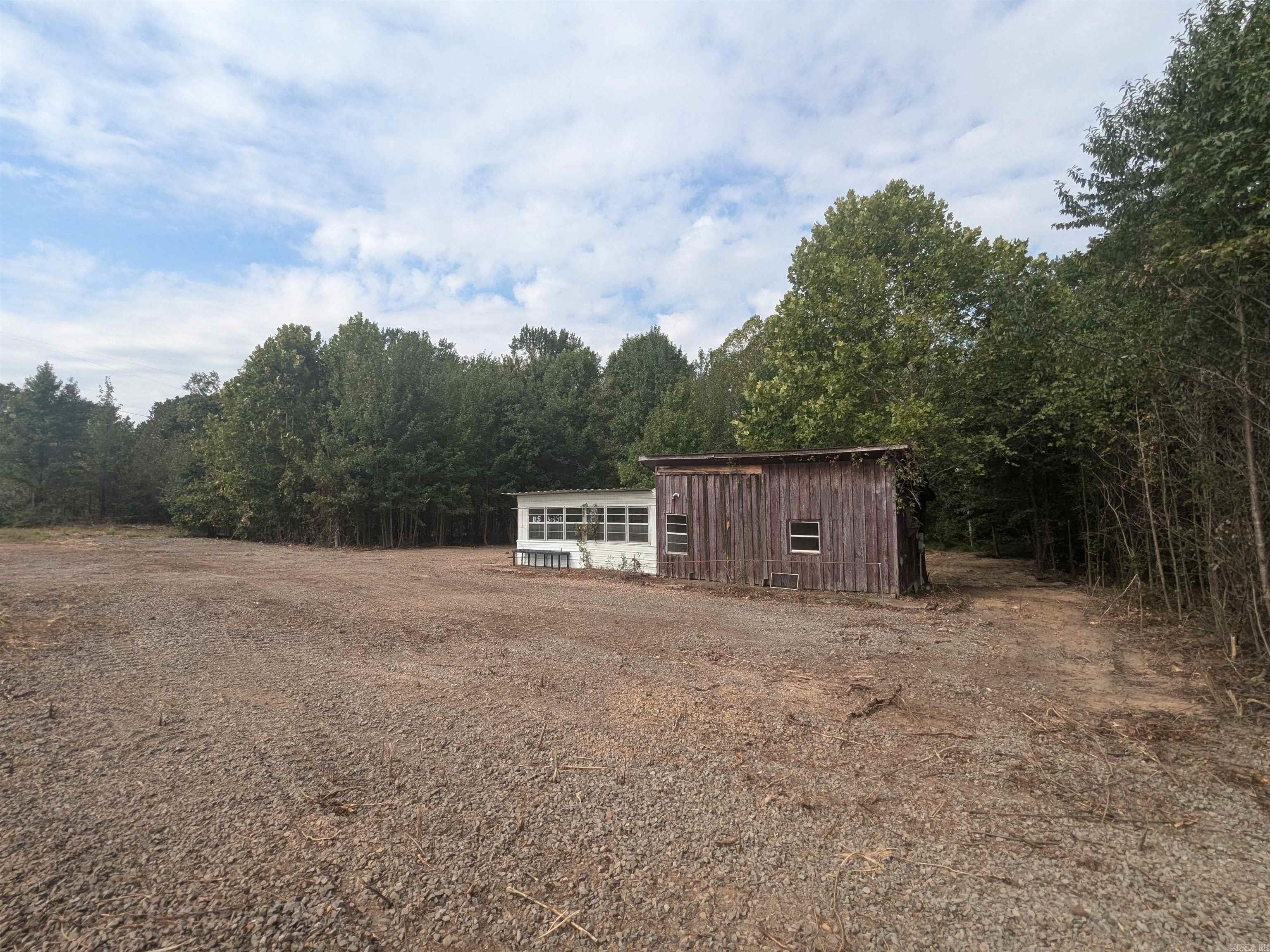 Country - Commercial Sale