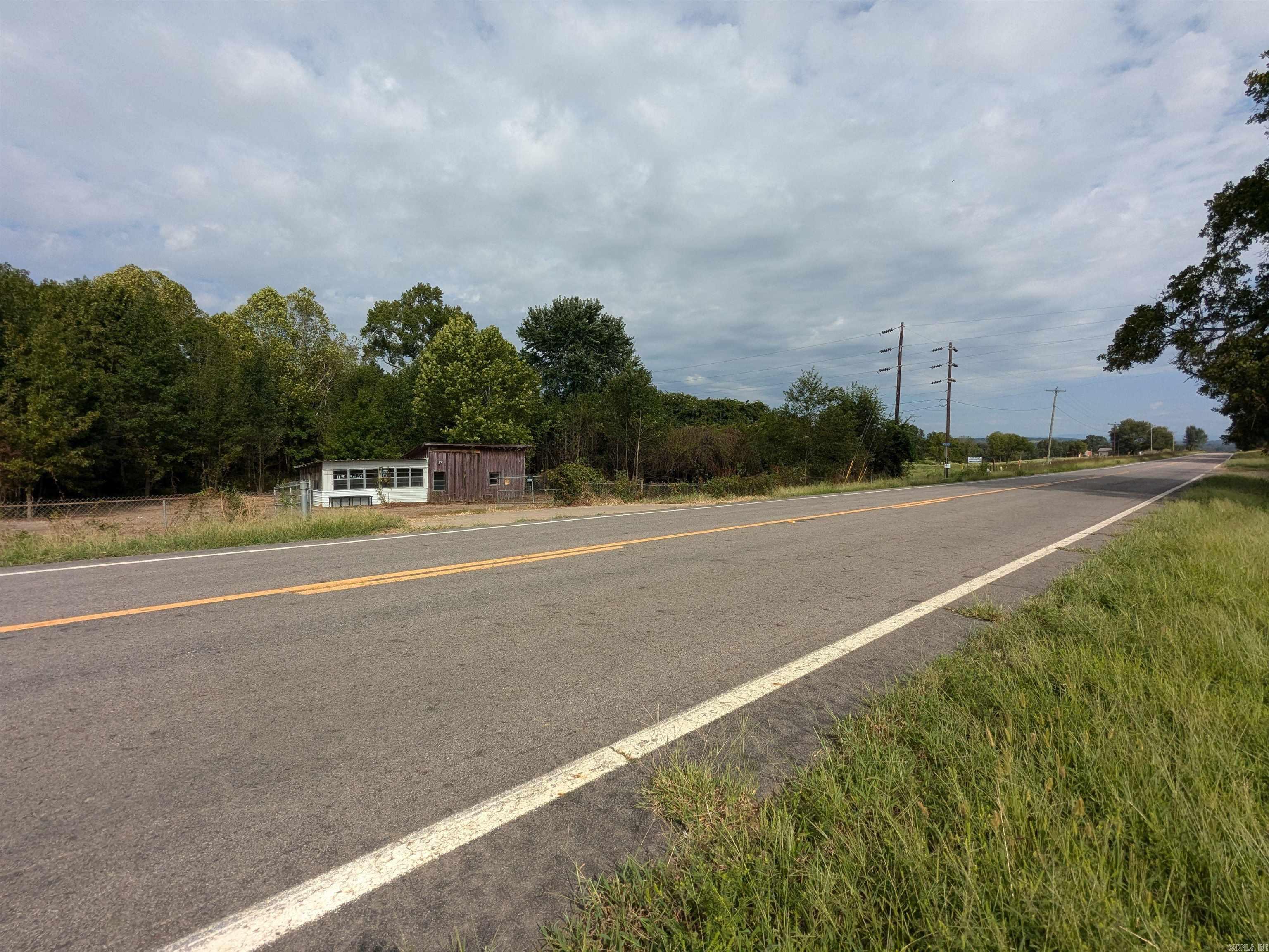 Country - Commercial Sale