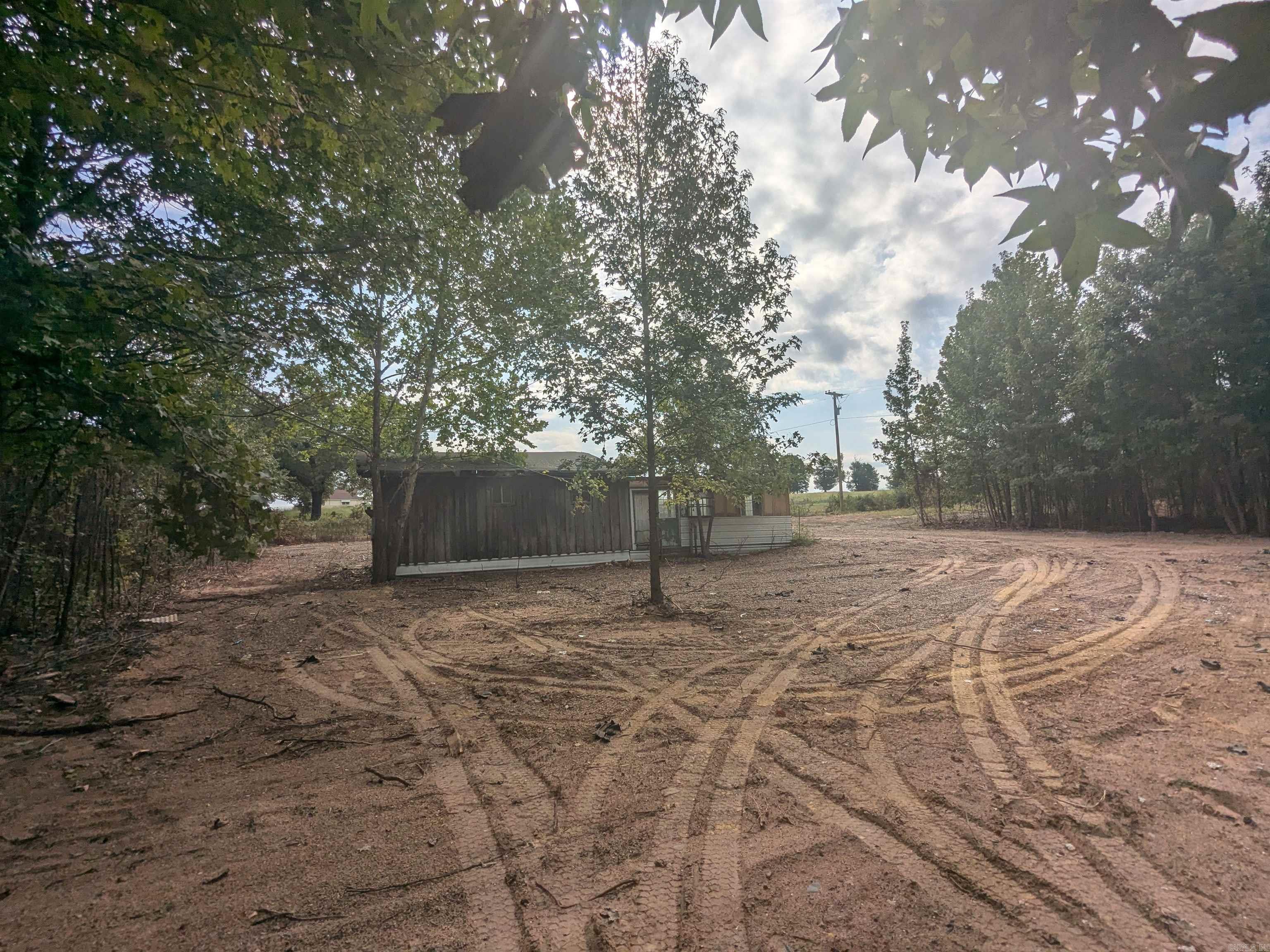 Country - Commercial Sale