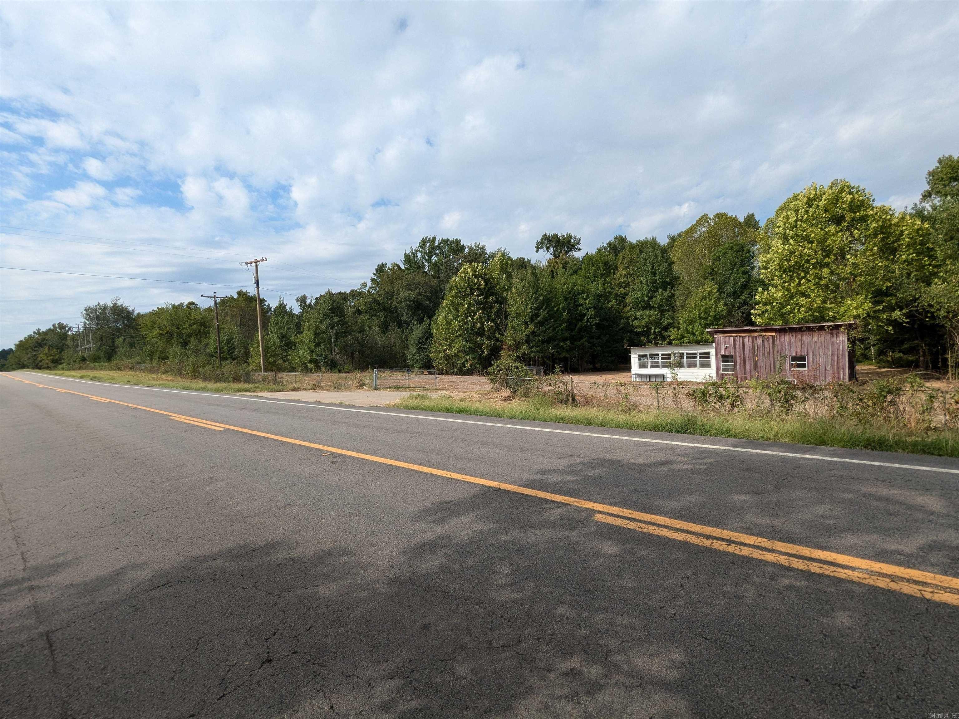 Country - Commercial Sale