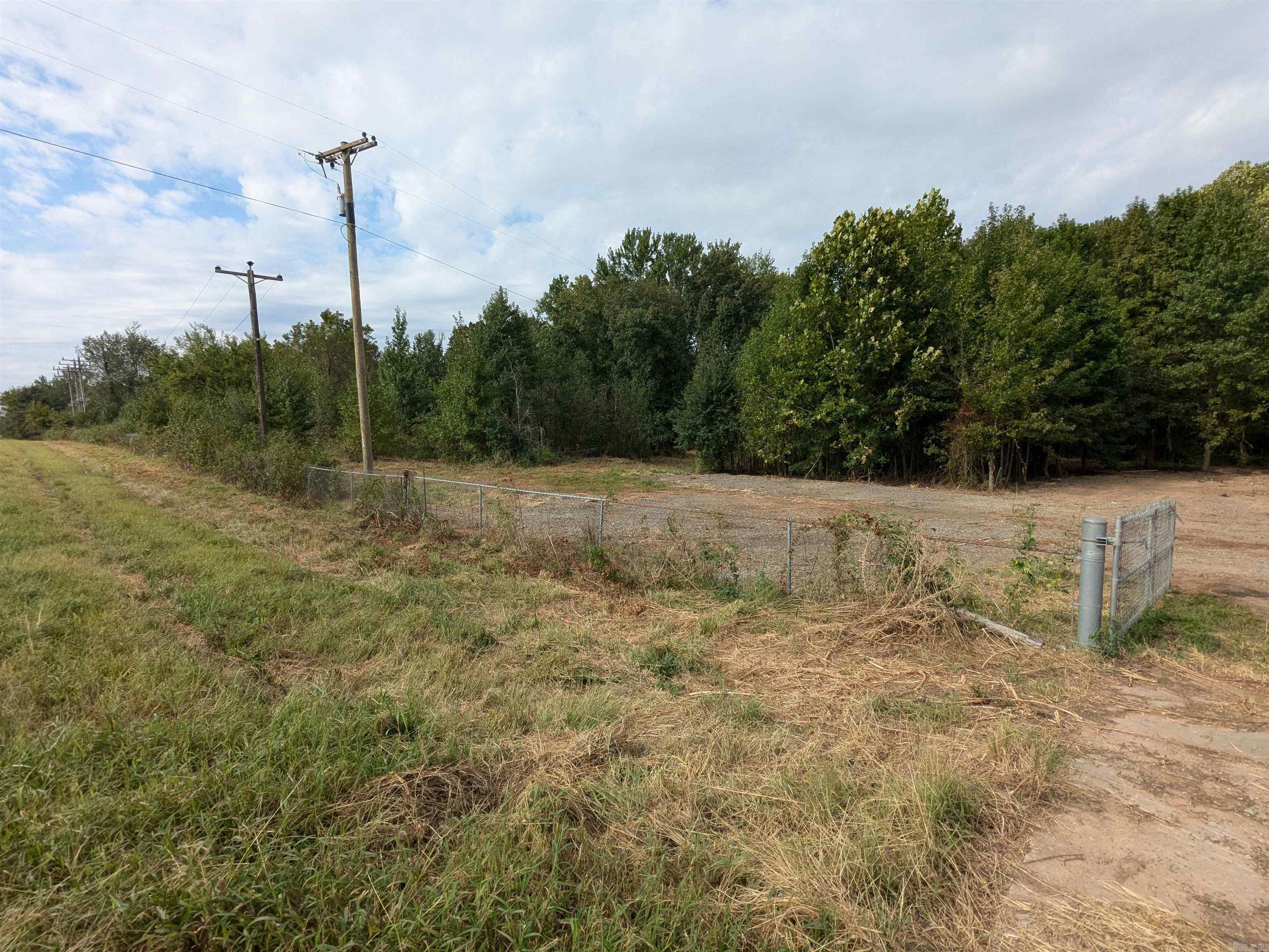 Country - Commercial Sale