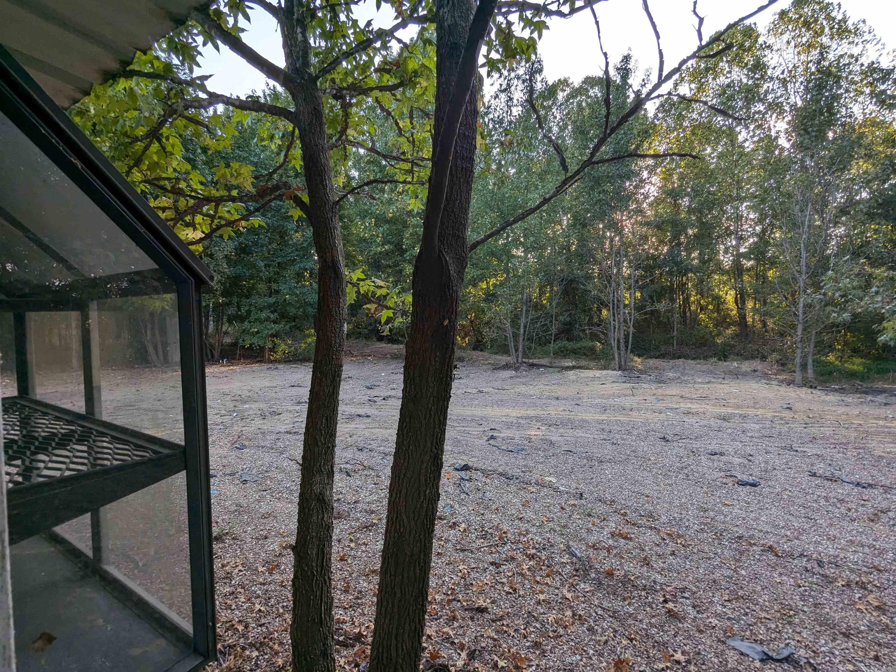 Country - Commercial Sale