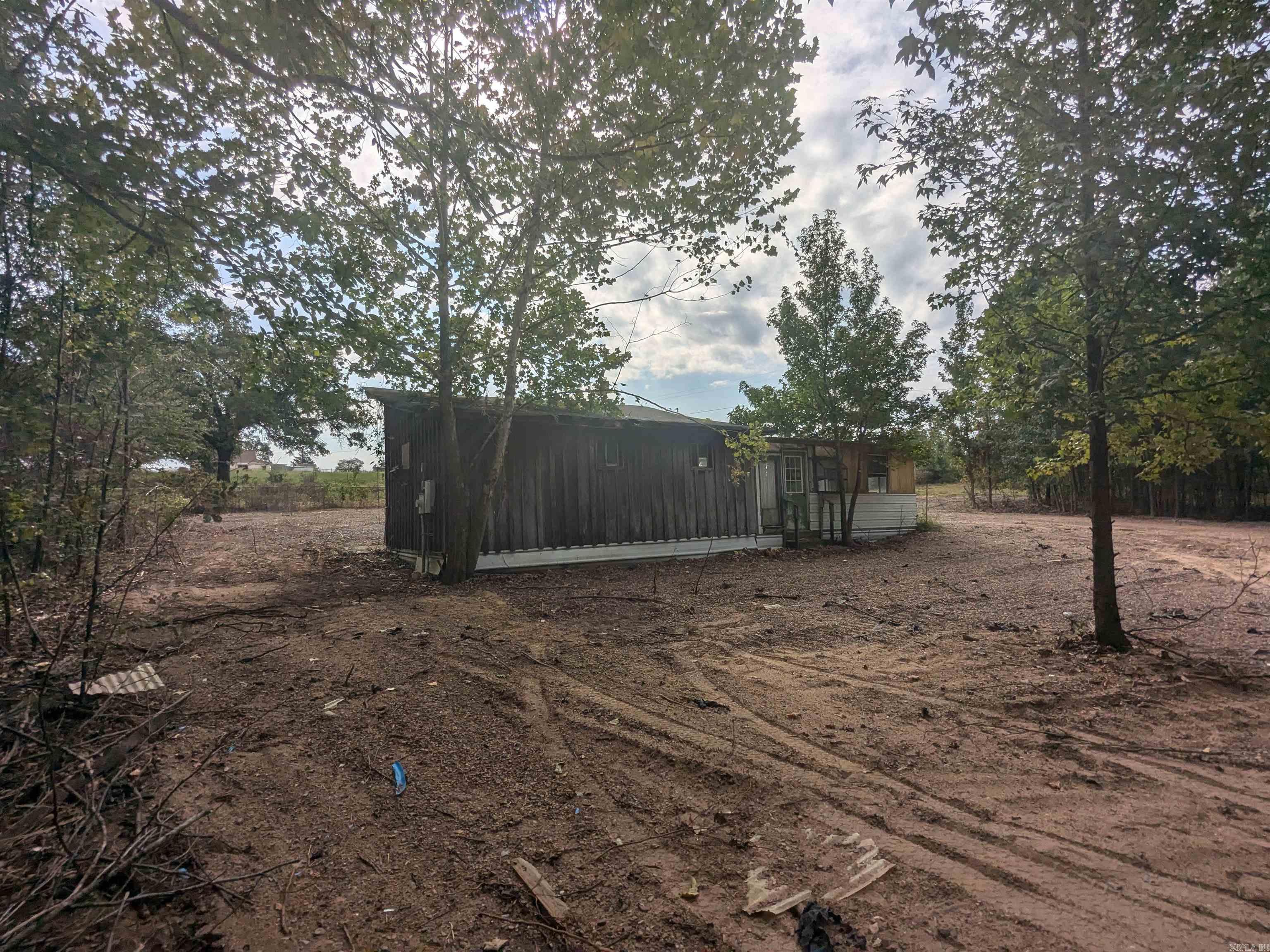 Country - Commercial Sale