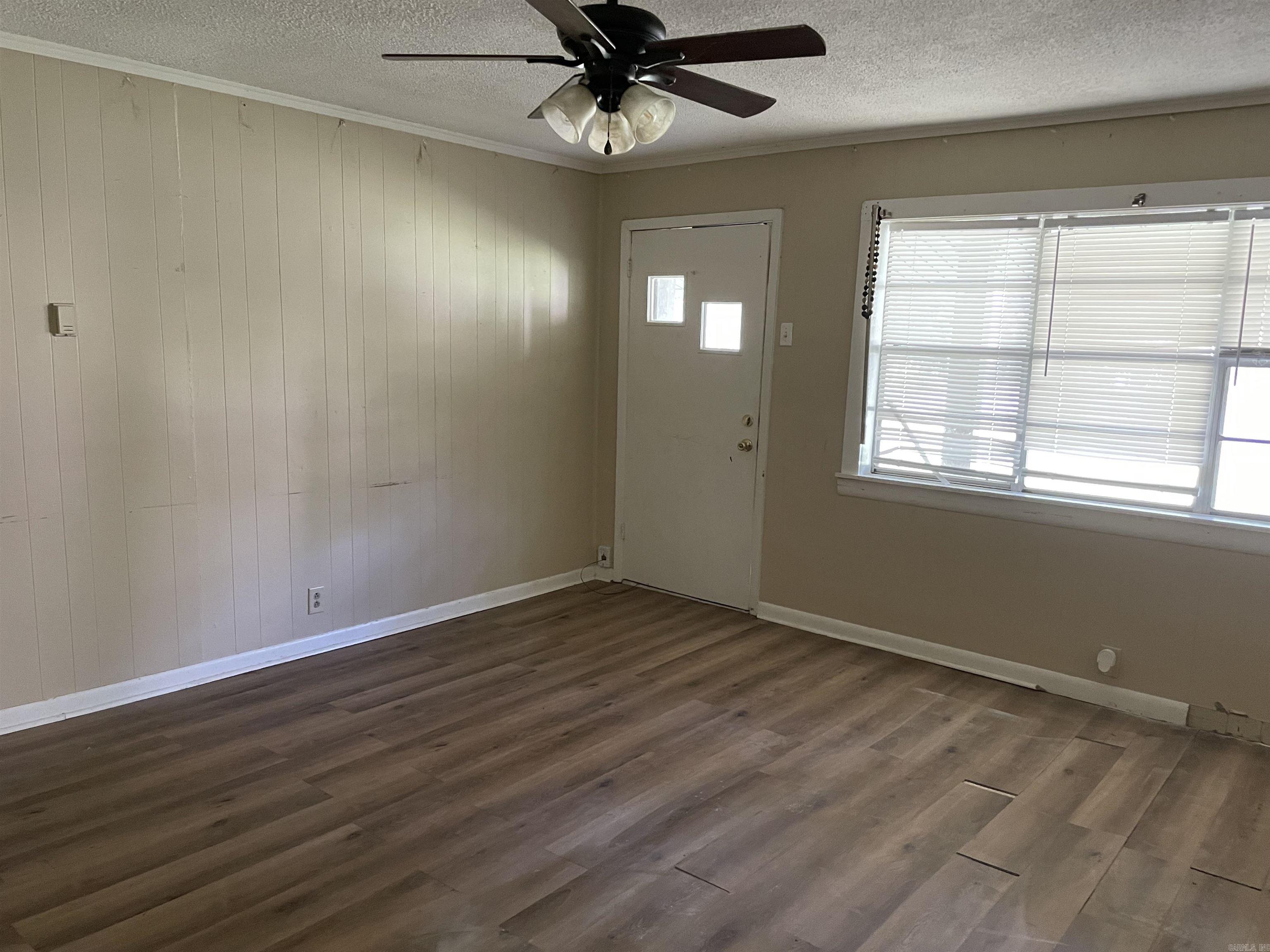 TANGLEWOOD HTS - Residential