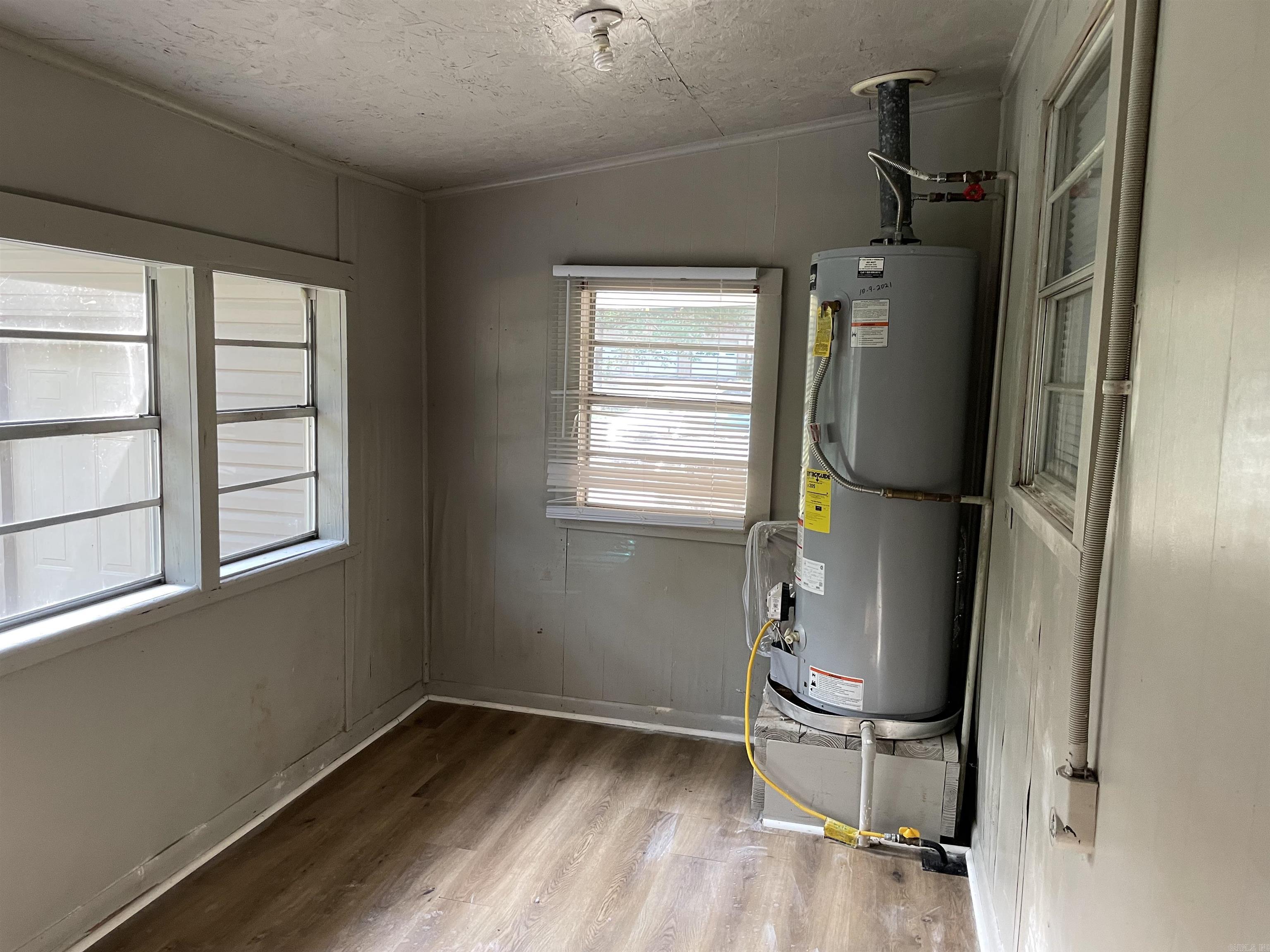 TANGLEWOOD HTS - Residential