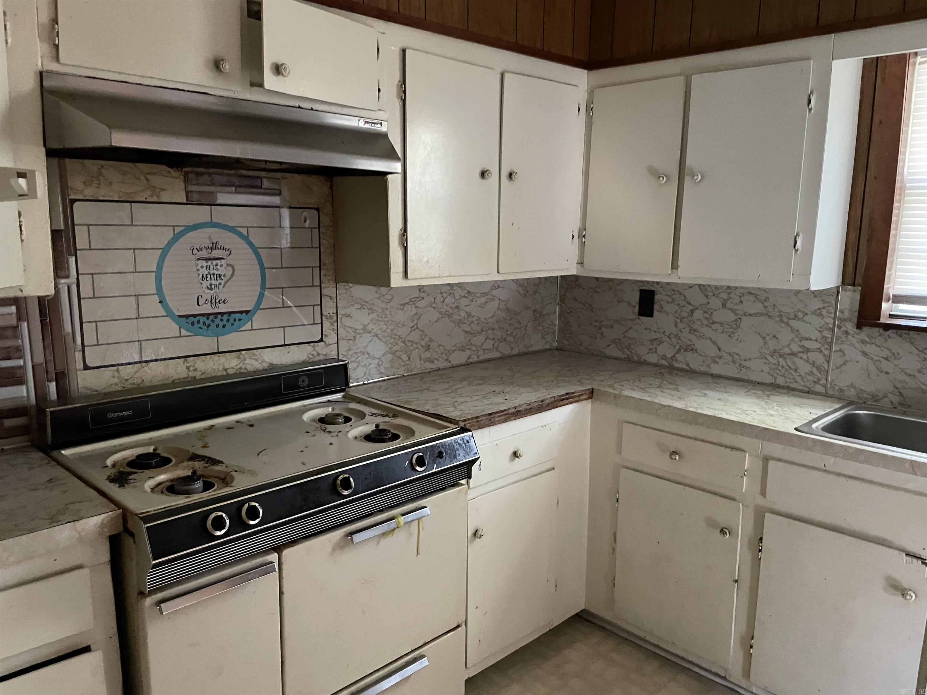 TANGLEWOOD HTS - Residential