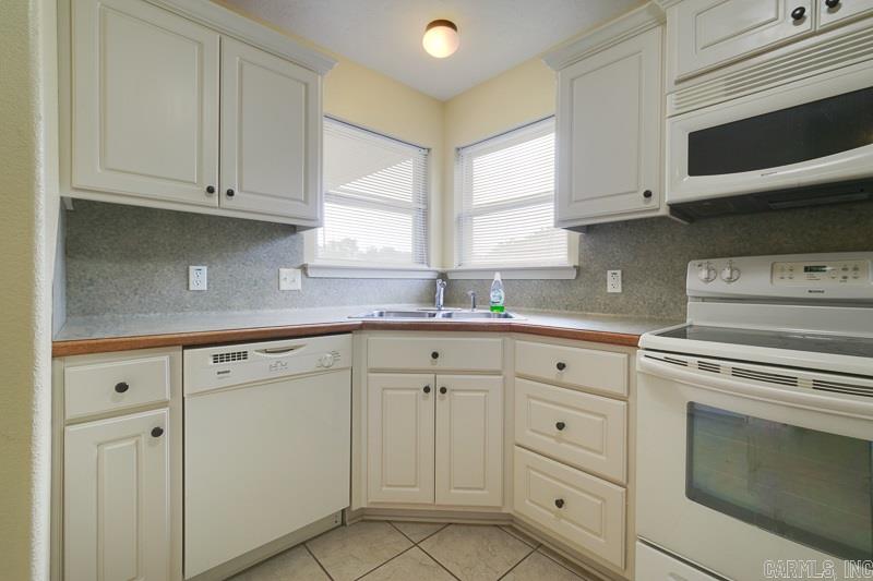 Graham Settlement - Residential Lease