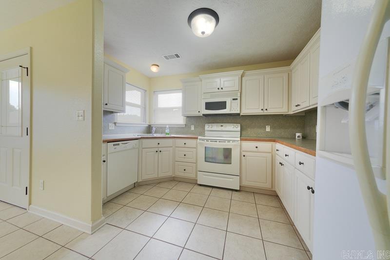 Graham Settlement - Residential Lease