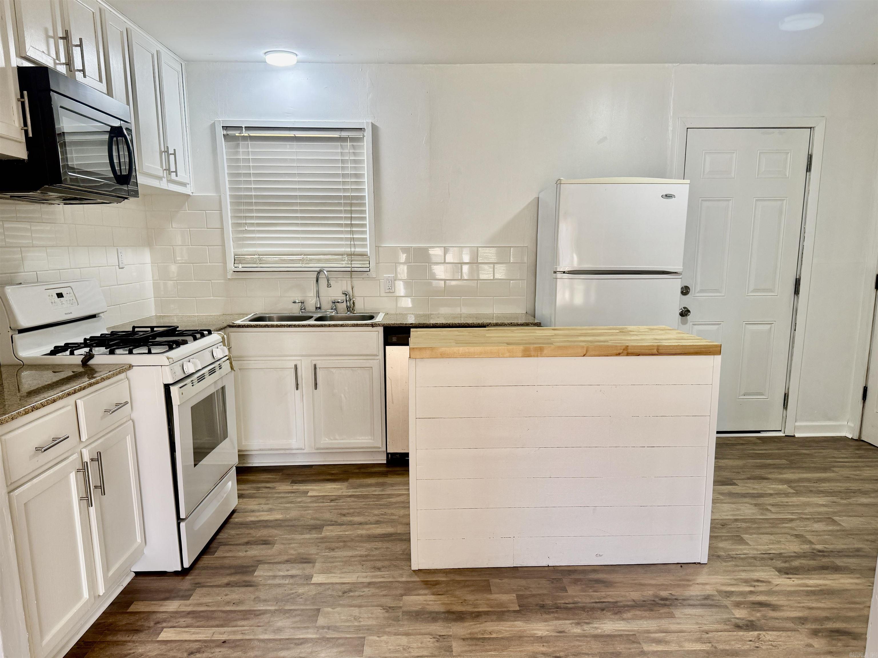 BELMONT - Residential