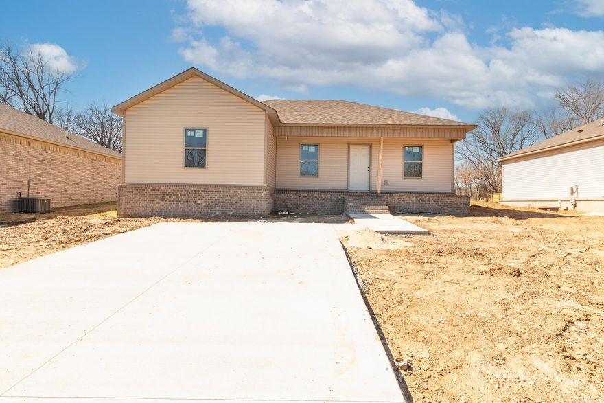 Welcome to your NEW home! This 3 bedroom 2 bath home is perfect! Open floor plan, big living room. Great counter tops, tiled backsplash, Painted cabinets, stainless steel  and black appliances, dishwasher and built in microwave! Master bath has a double vanities and tile shower.  All bedrooms have great closets and ceiling fans! Master and living room are huge! Call today!