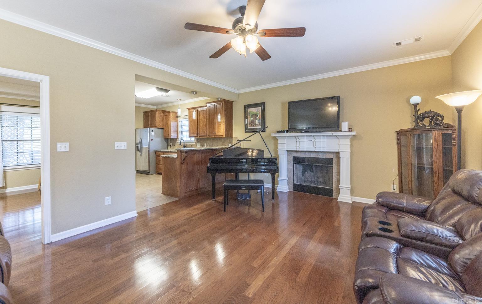 MEADOWLAKE - Residential