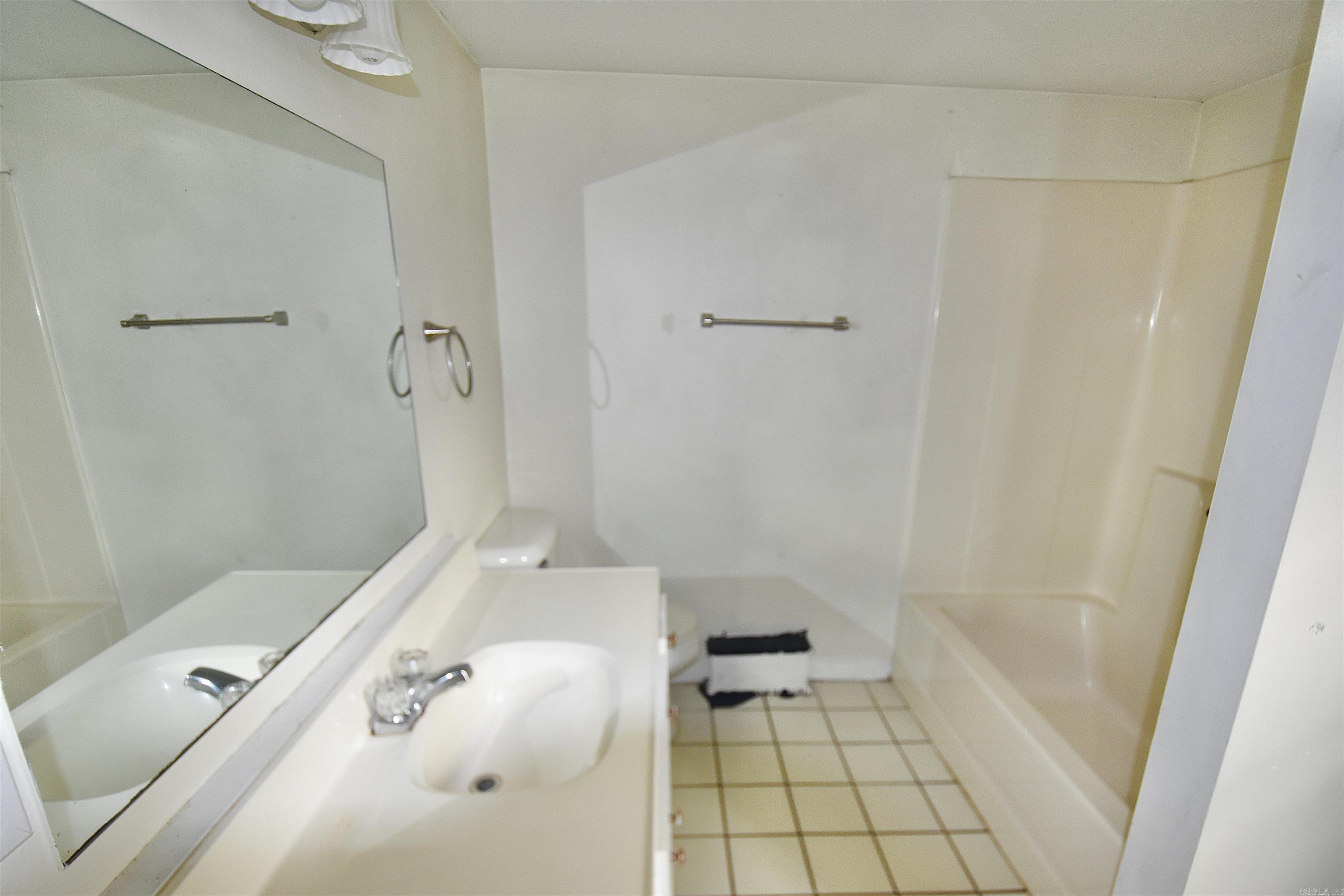 McHenry 2nd - Residential Income