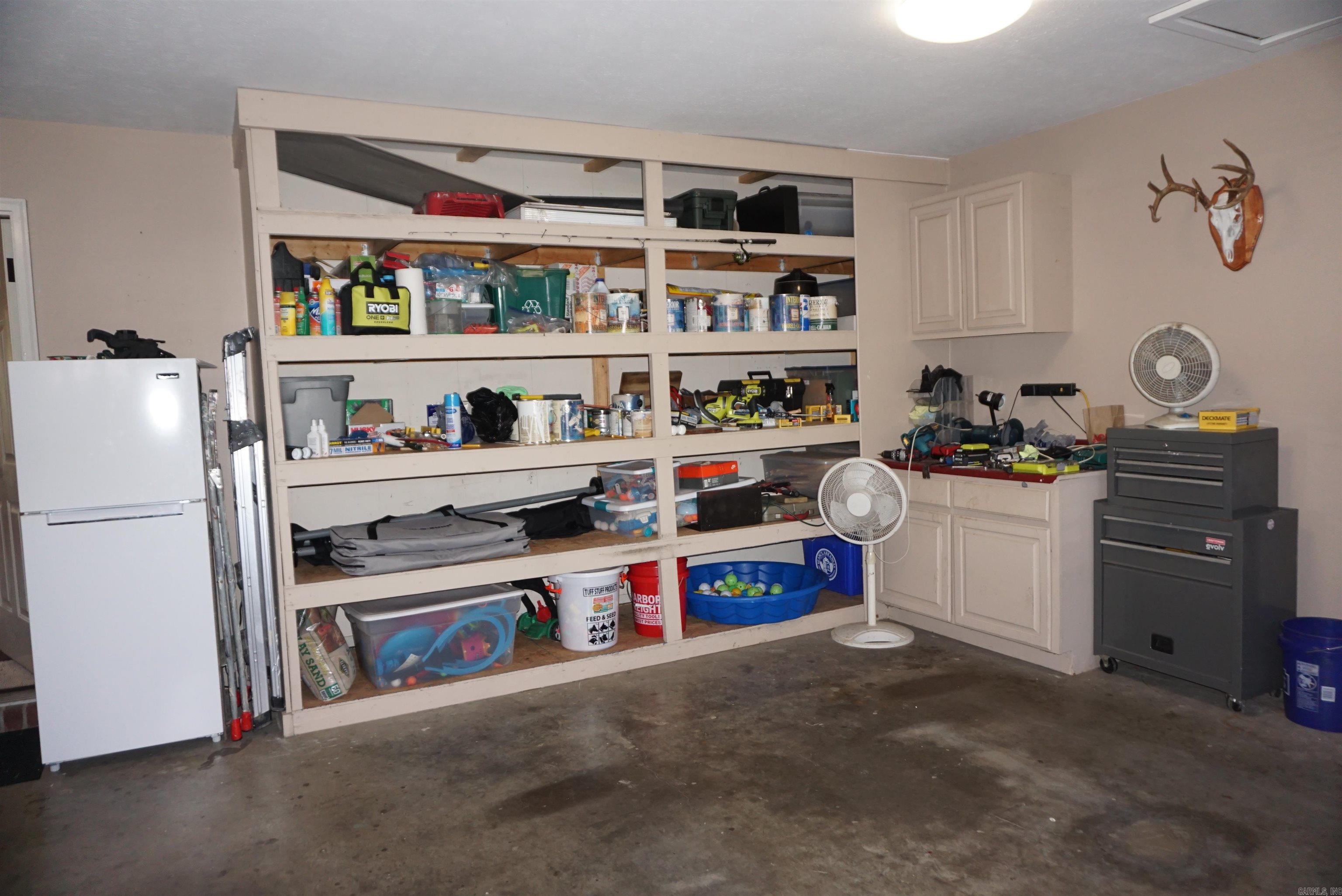 BELLE MEADE - Residential