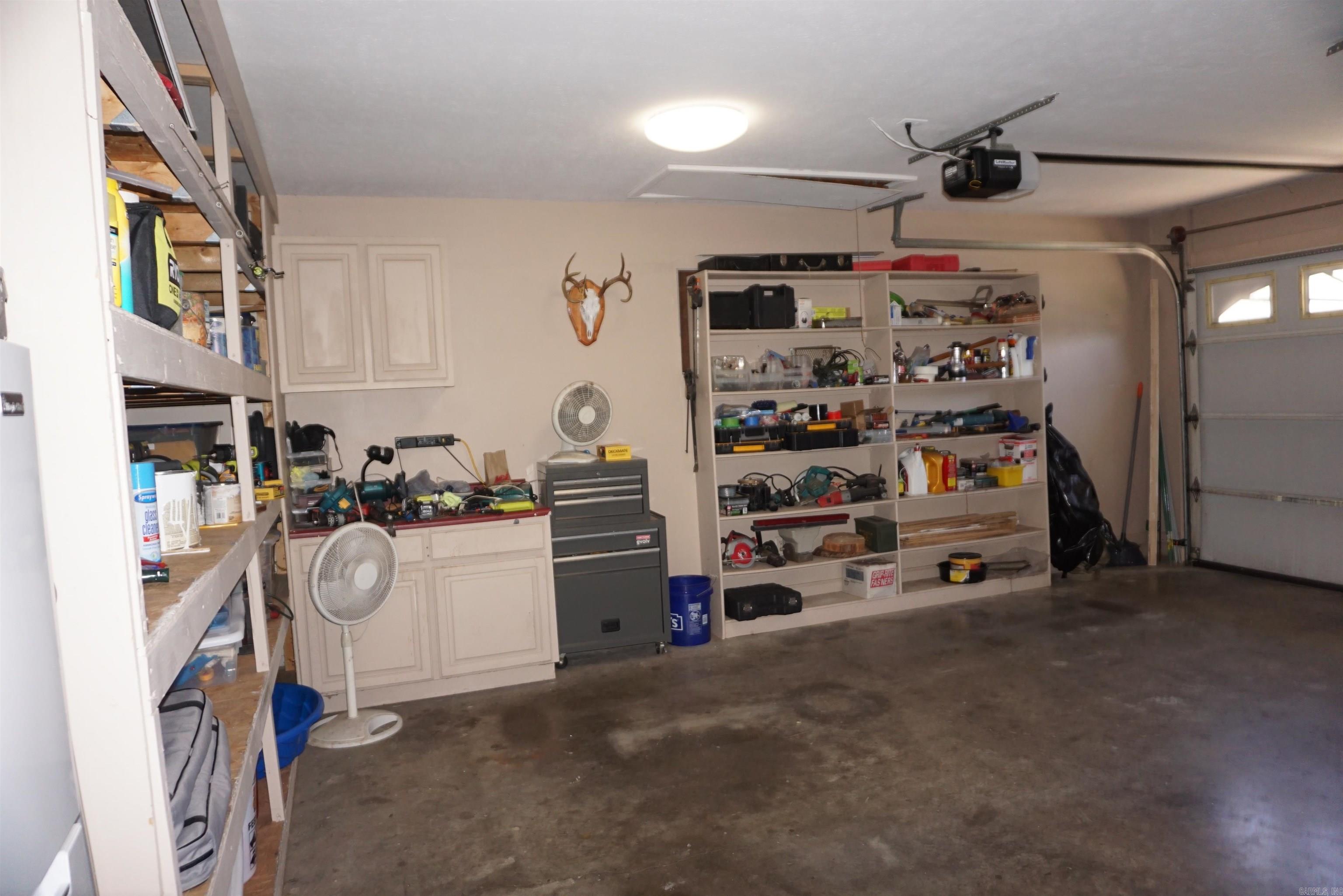 BELLE MEADE - Residential