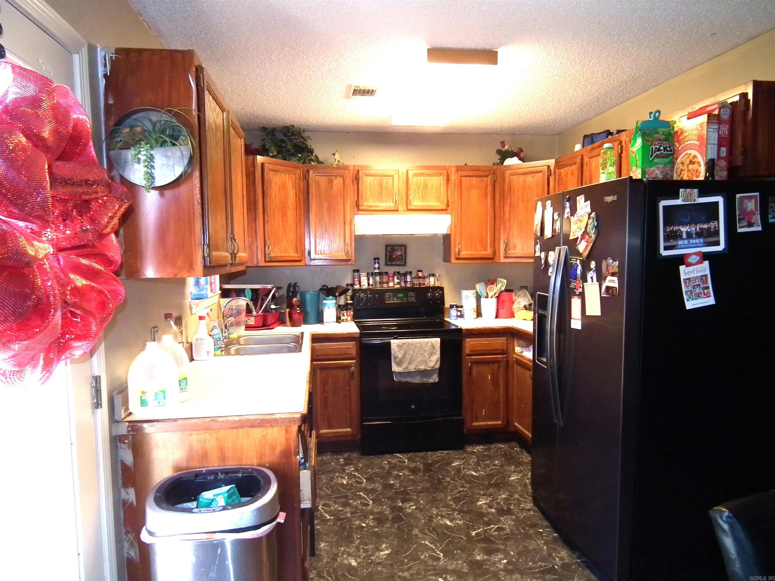 ARROWHEAD VILLAGE - Residential