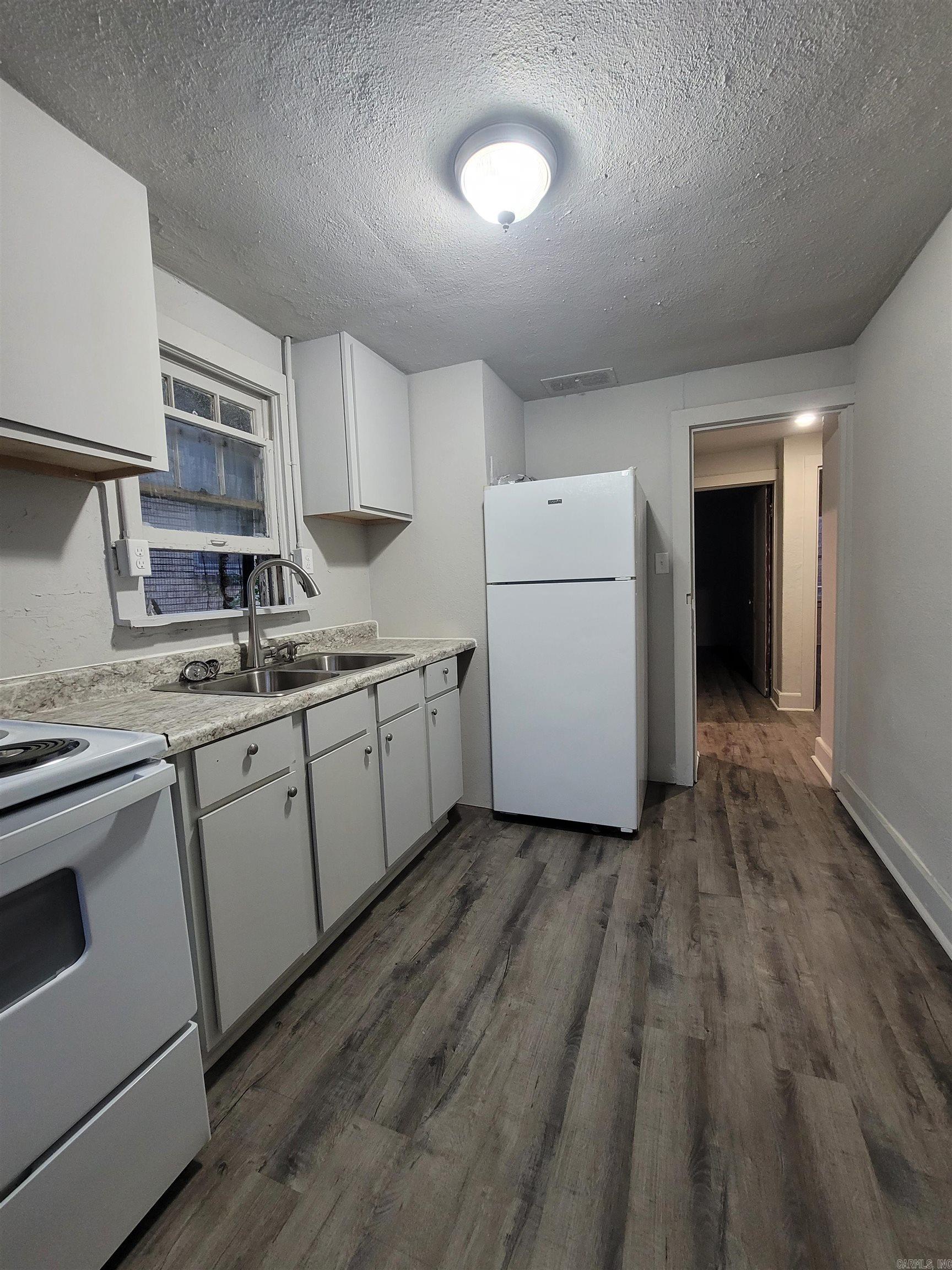 HSR BLK - Residential Lease