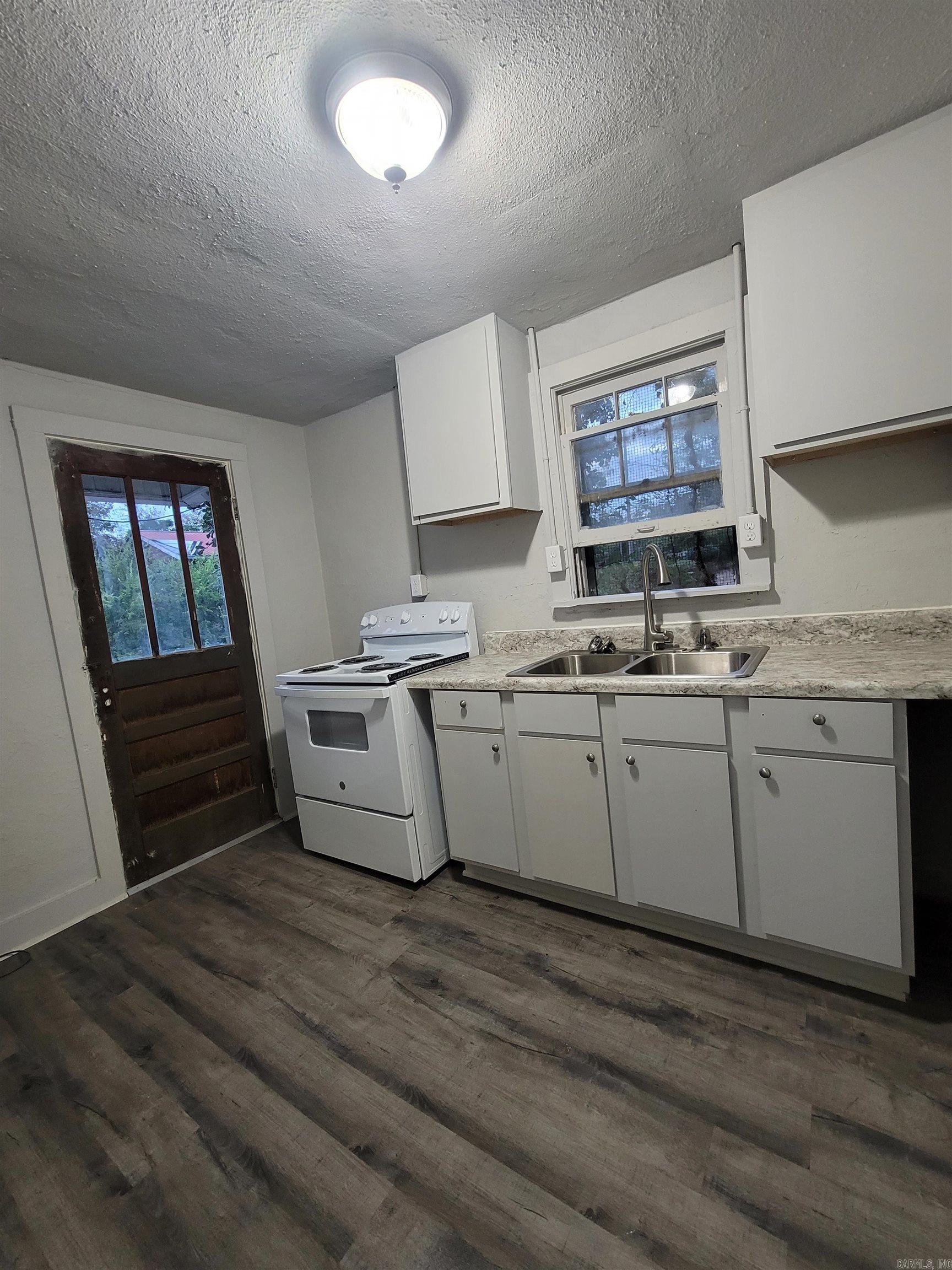 HSR BLK - Residential Lease