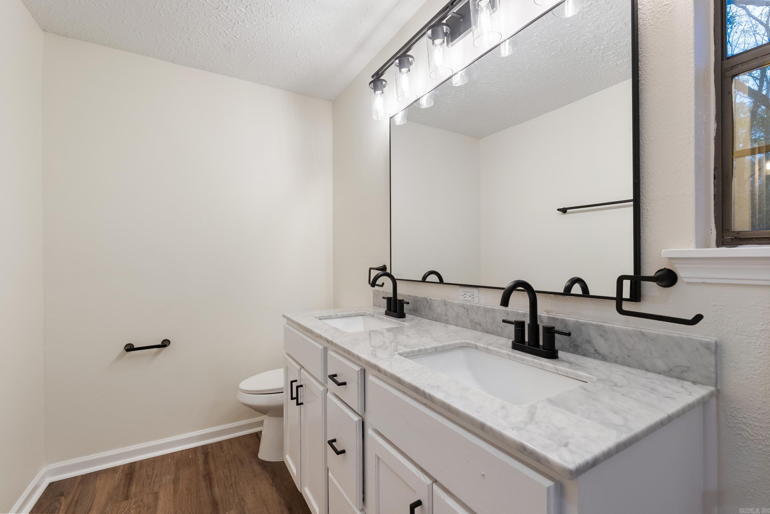 Smokin Oaks - Residential Lease