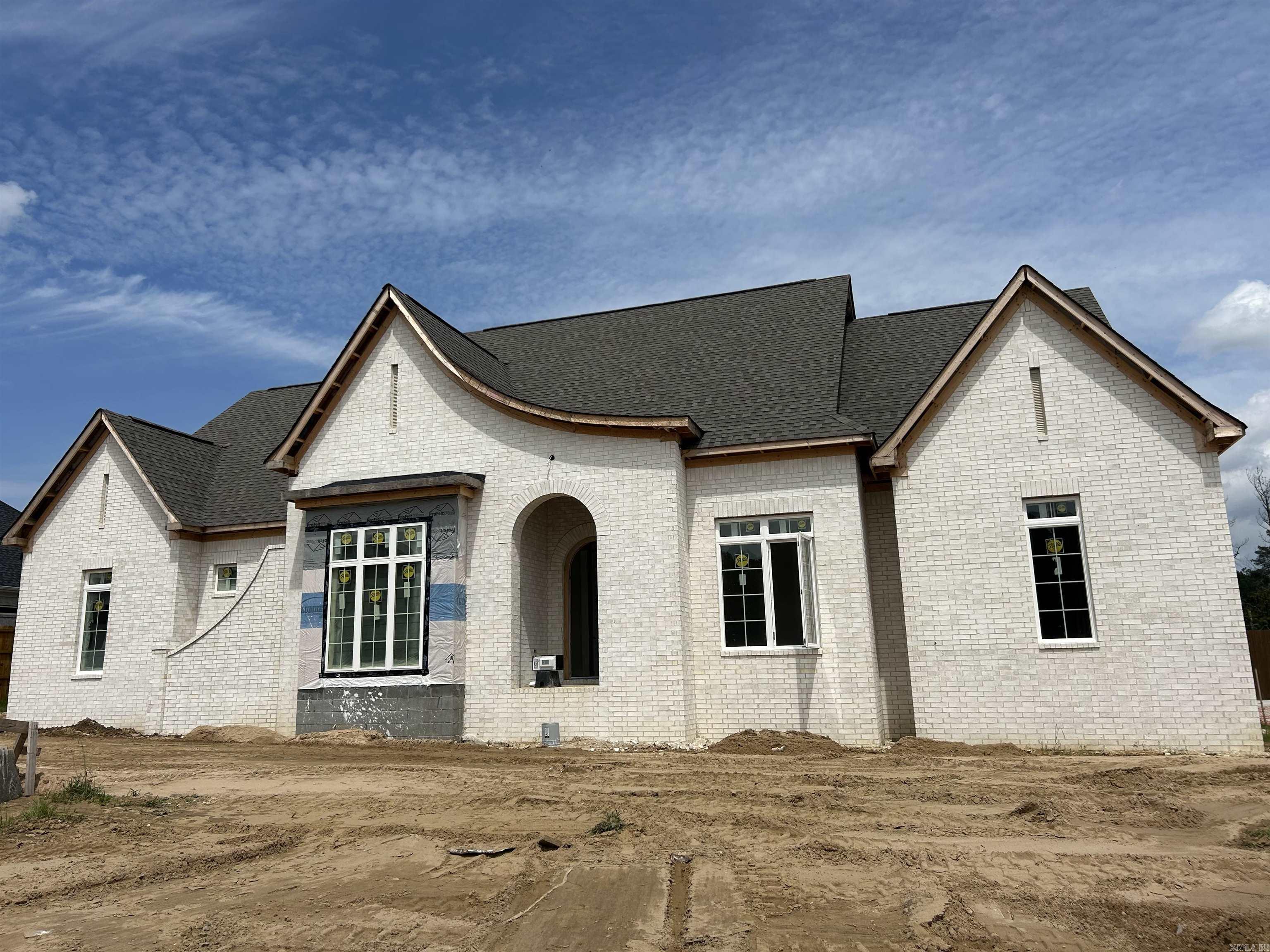 This 5 bedroom, 4 bath, new construction home is located in the gorgeous West Conway, Lands End subdivision. It was designed and built by custom designers at Design Makers Construction. The kitchen features a 48 inch French door refrigerator, a gas range, a farmhouse sink, a stained white oak island, quartz countertops and a walk-in butler's pantry. Other features include a gas starter/wood-burning fireplace, an upstairs bonus room, walk-in attic space and a luxurious, relaxing back porch with a fenced-in back yard. You will want to see this one in person! Agents, see remarks!