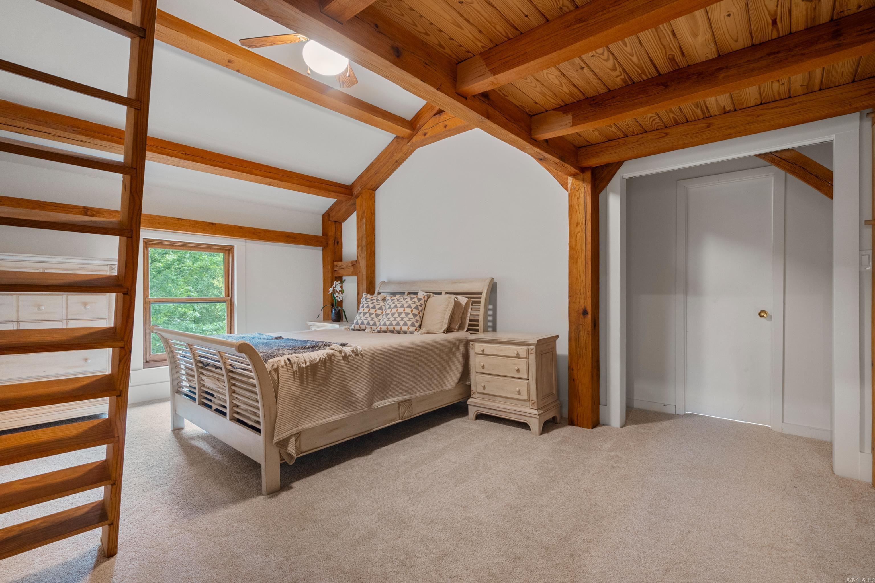 UNPLATTED ACREAGE - Residential