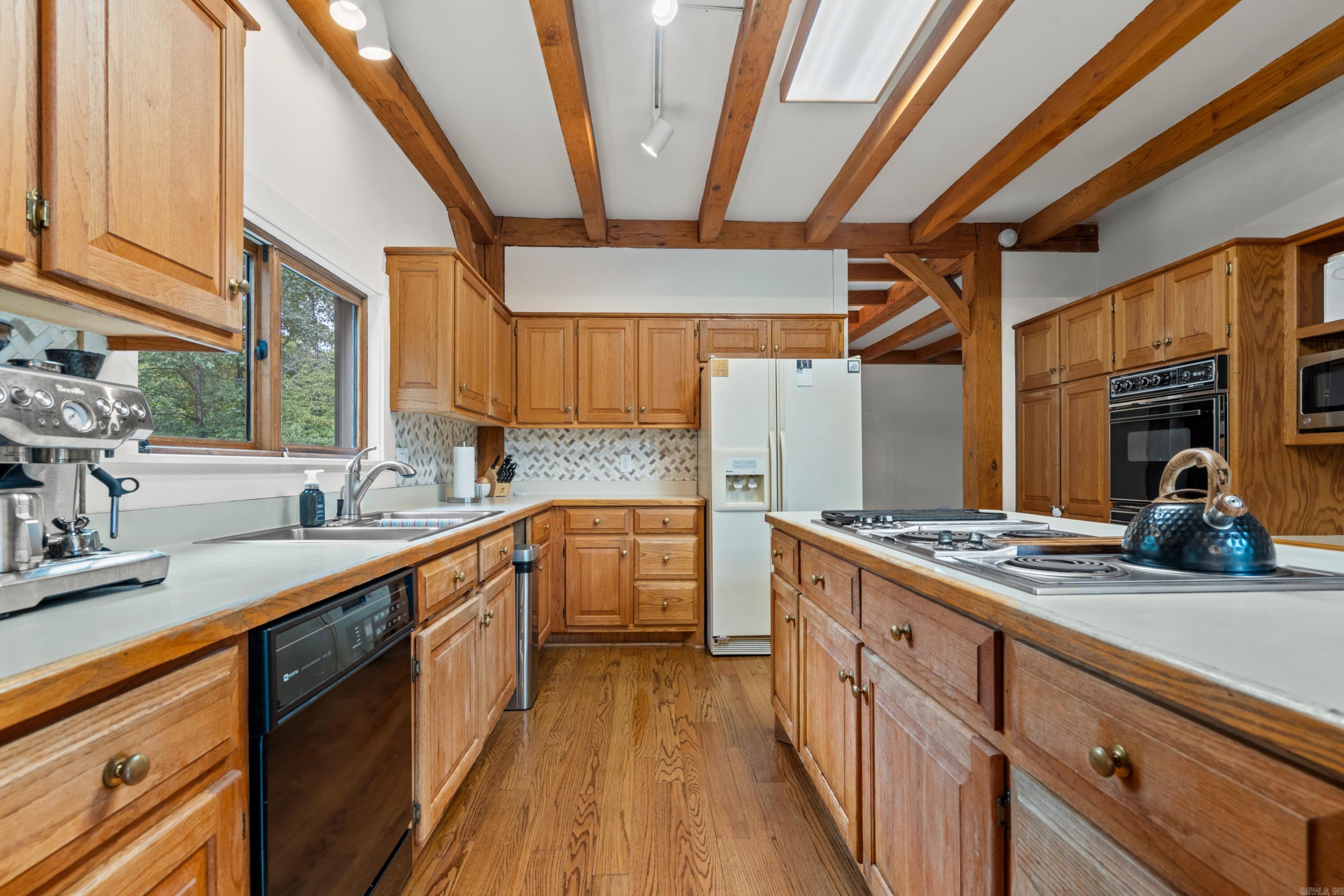 UNPLATTED ACREAGE - Residential