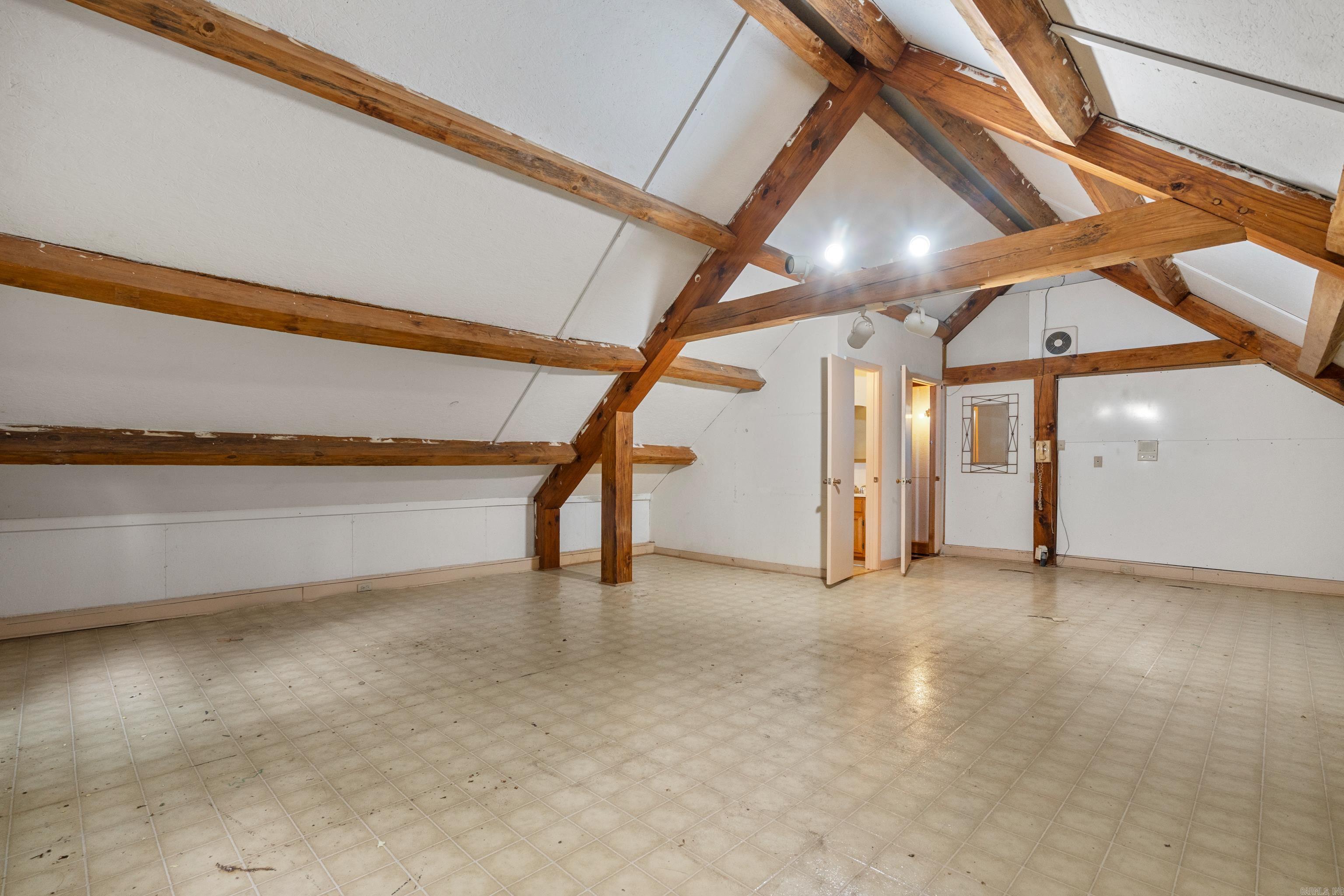 UNPLATTED ACREAGE - Residential