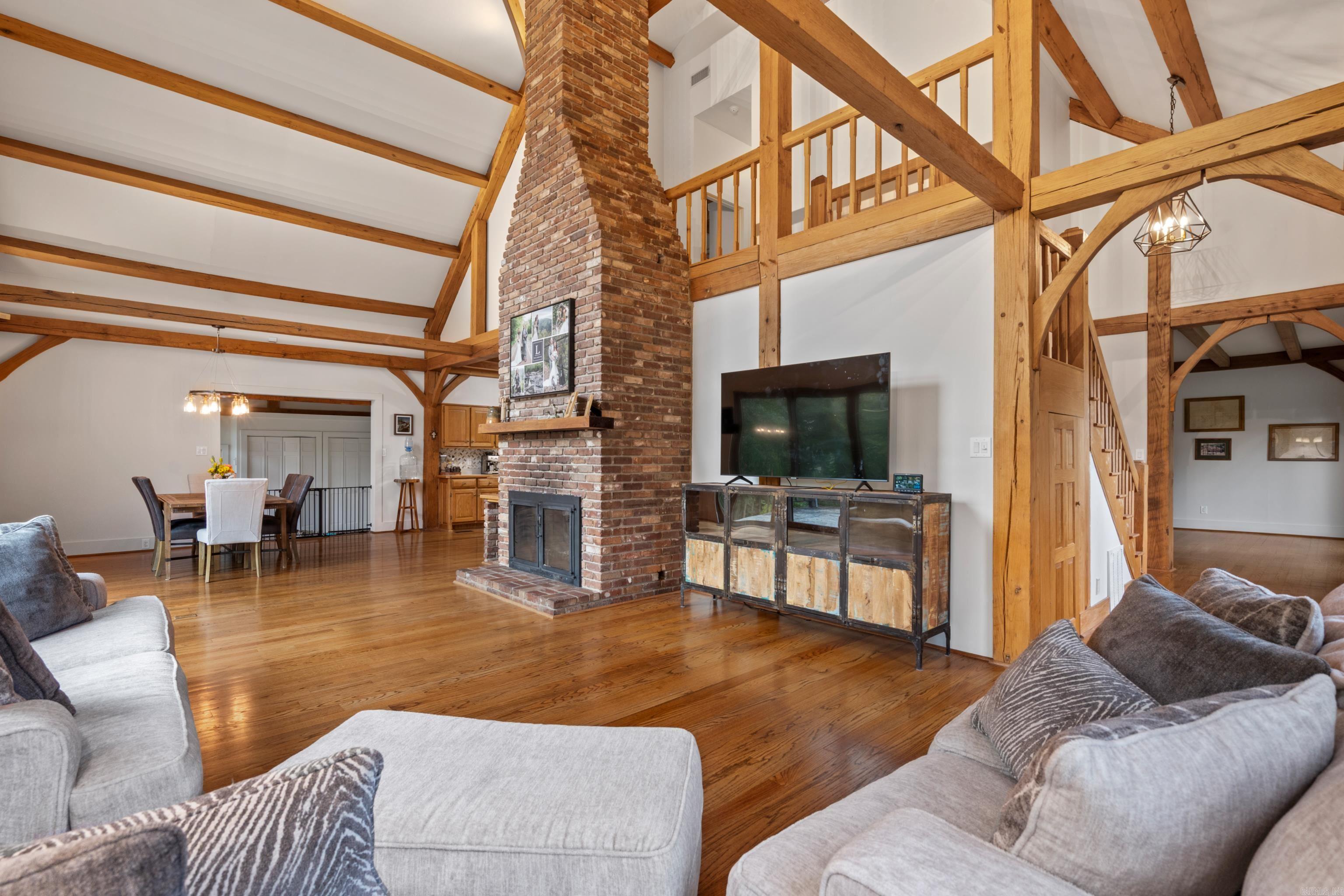 UNPLATTED ACREAGE - Residential