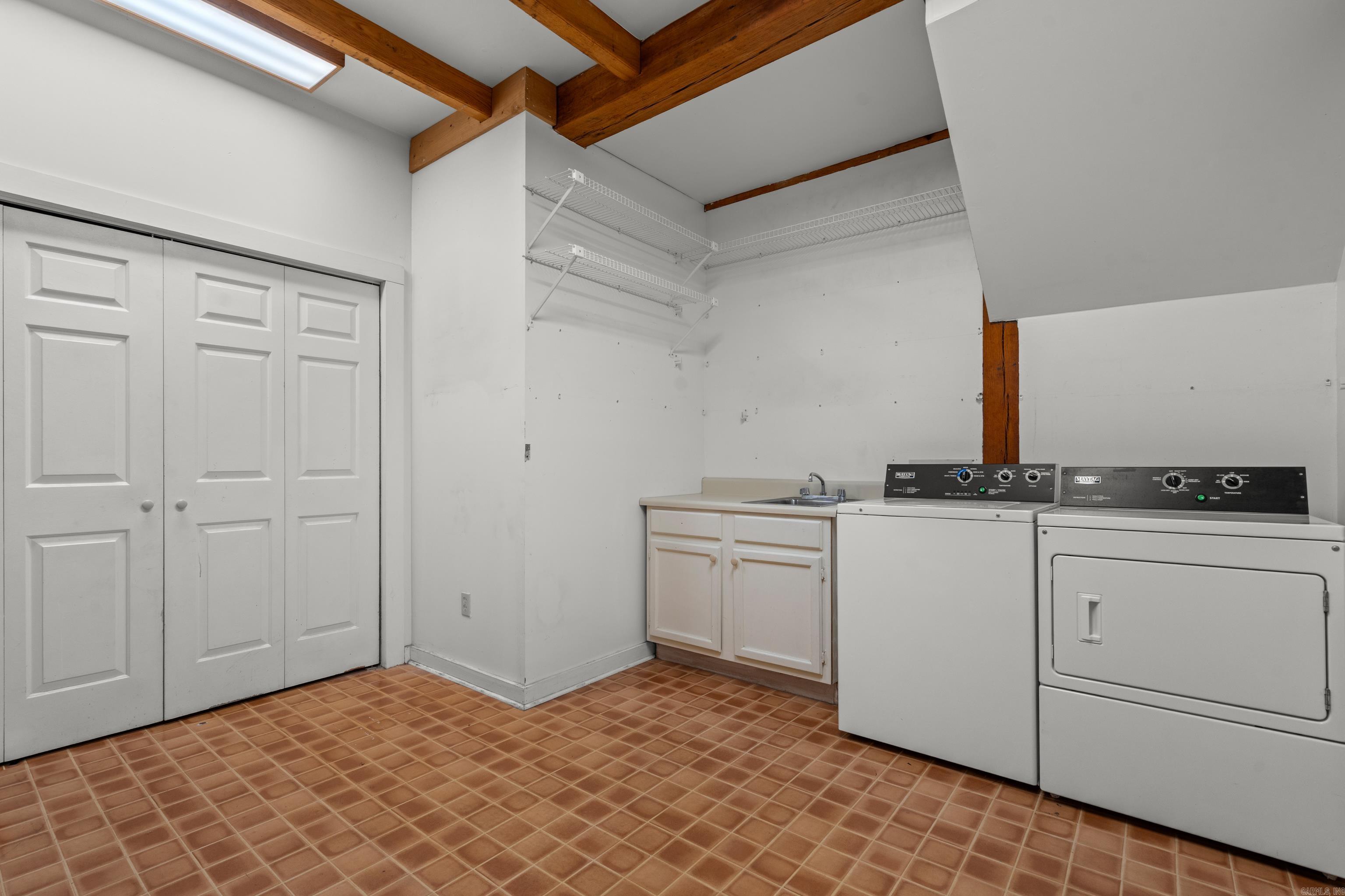 UNPLATTED ACREAGE - Residential