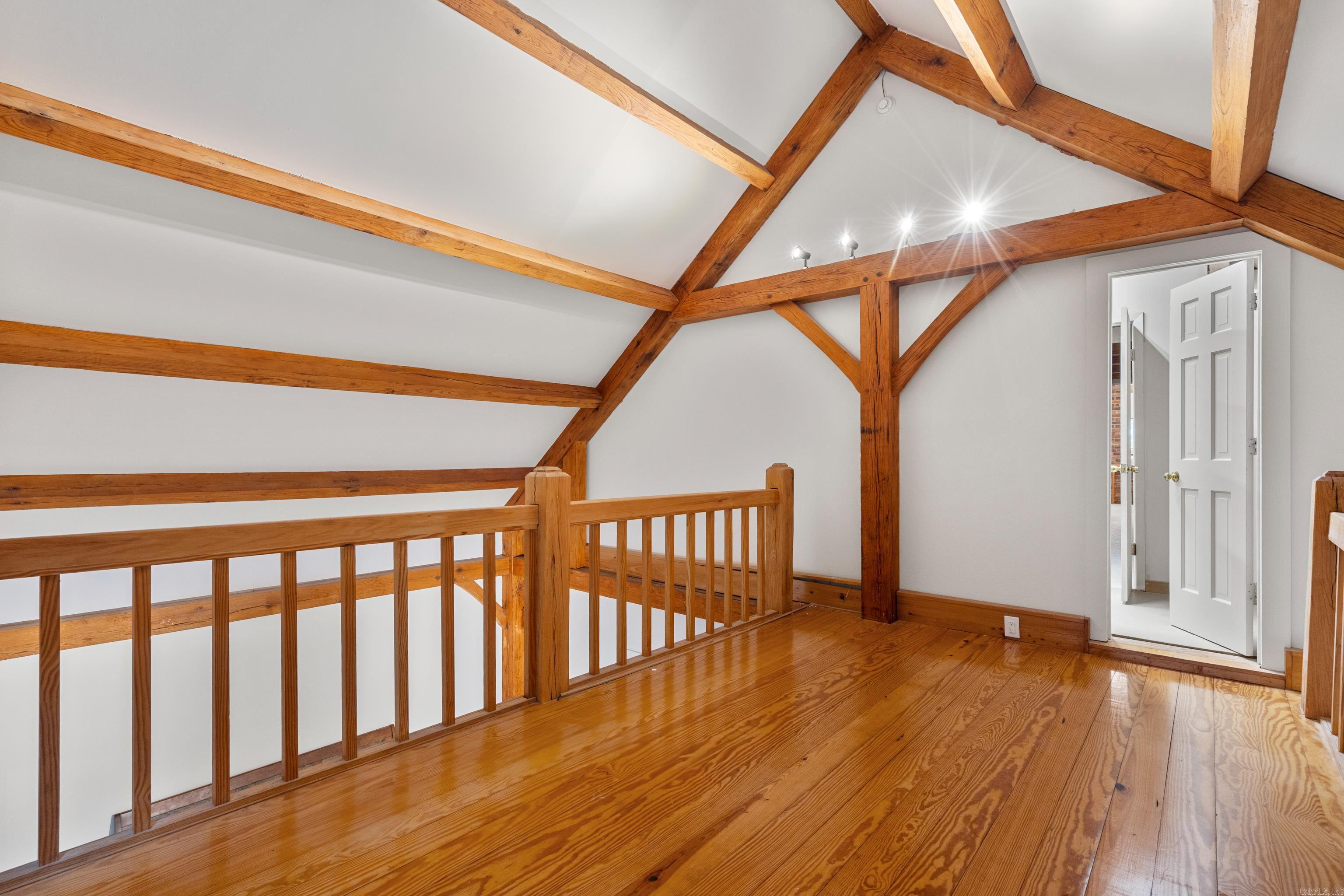UNPLATTED ACREAGE - Residential