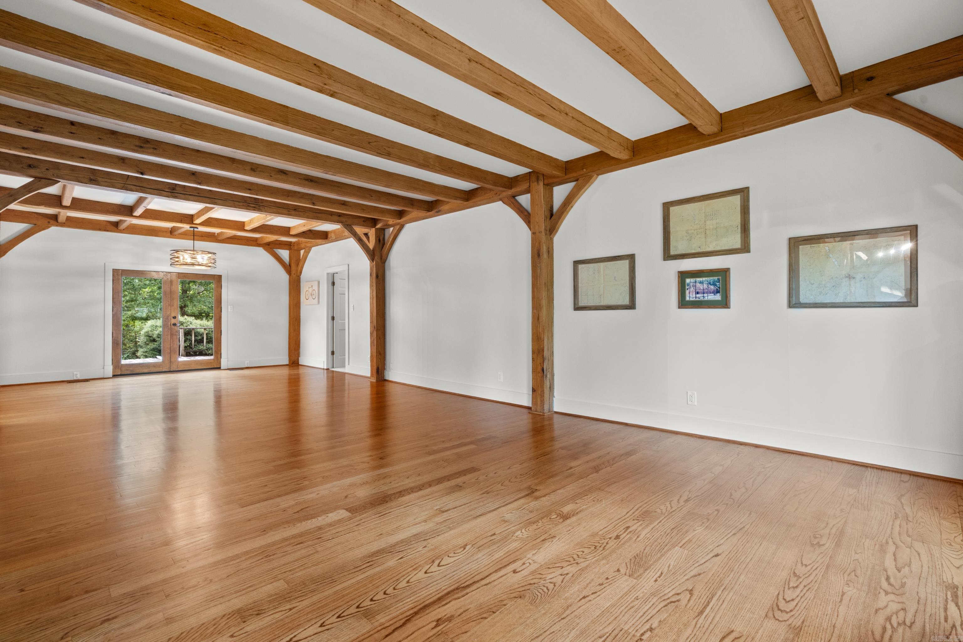 UNPLATTED ACREAGE - Residential