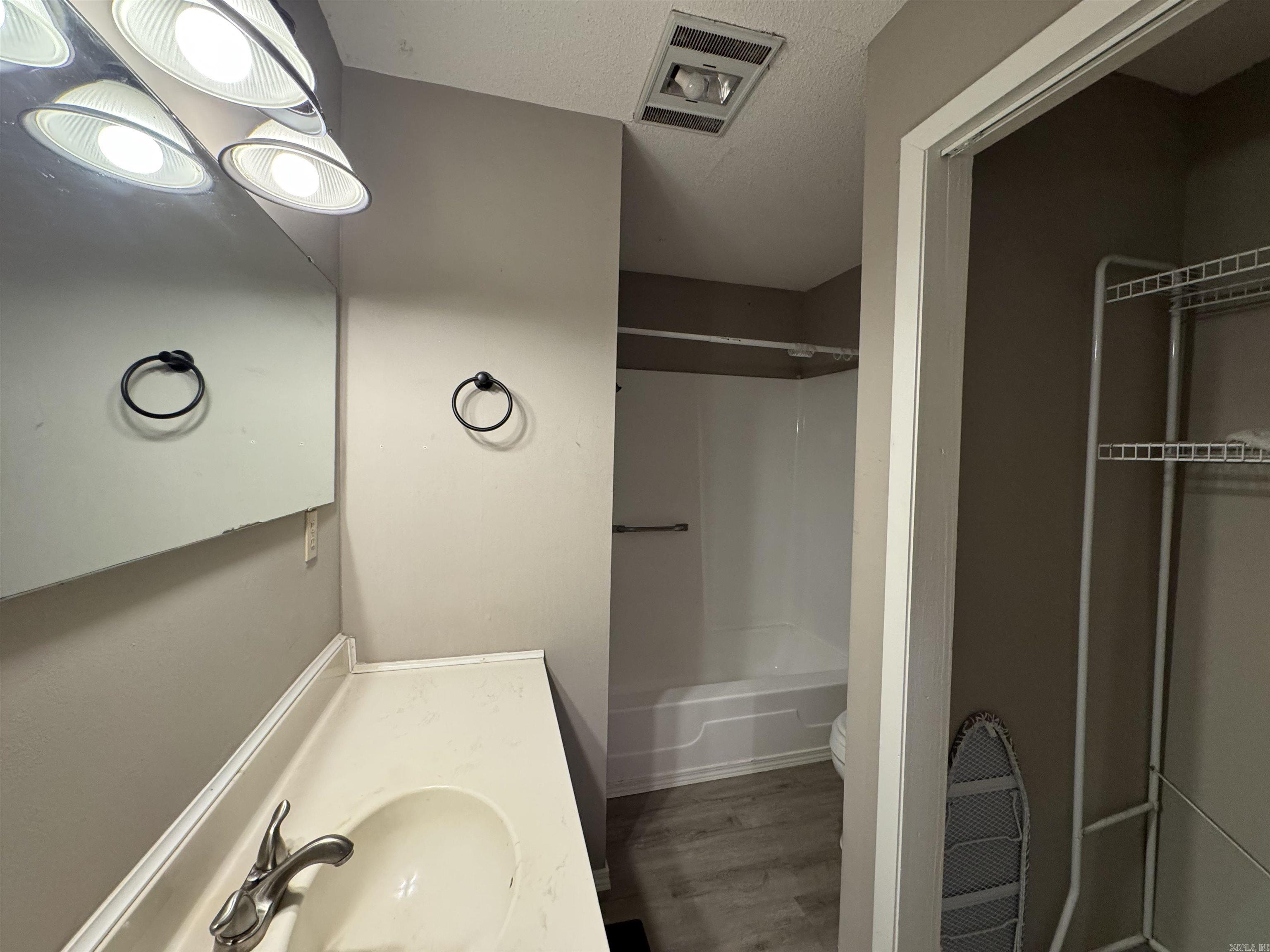 MCNEIL - Residential