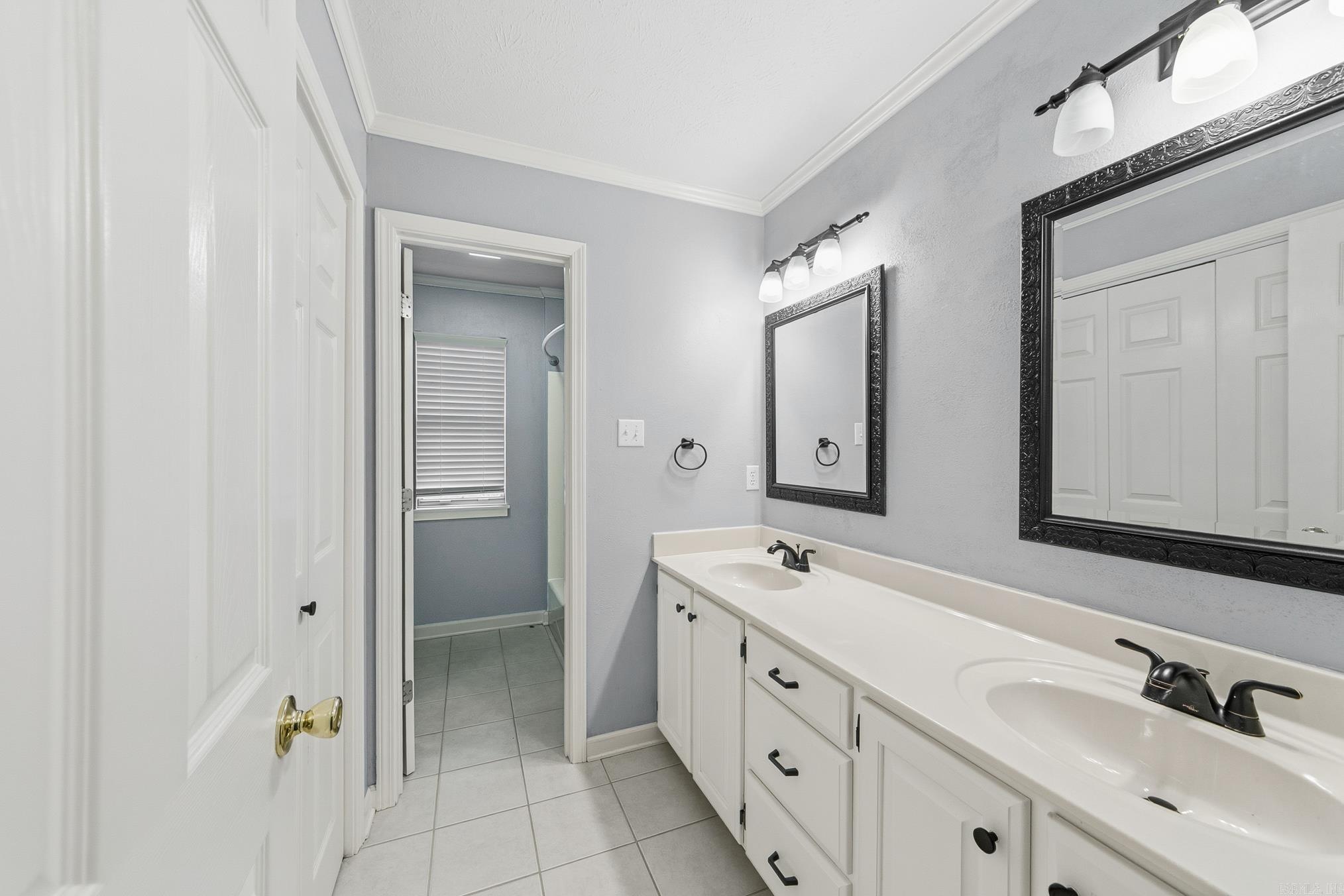 ROYAL OAKS - Residential