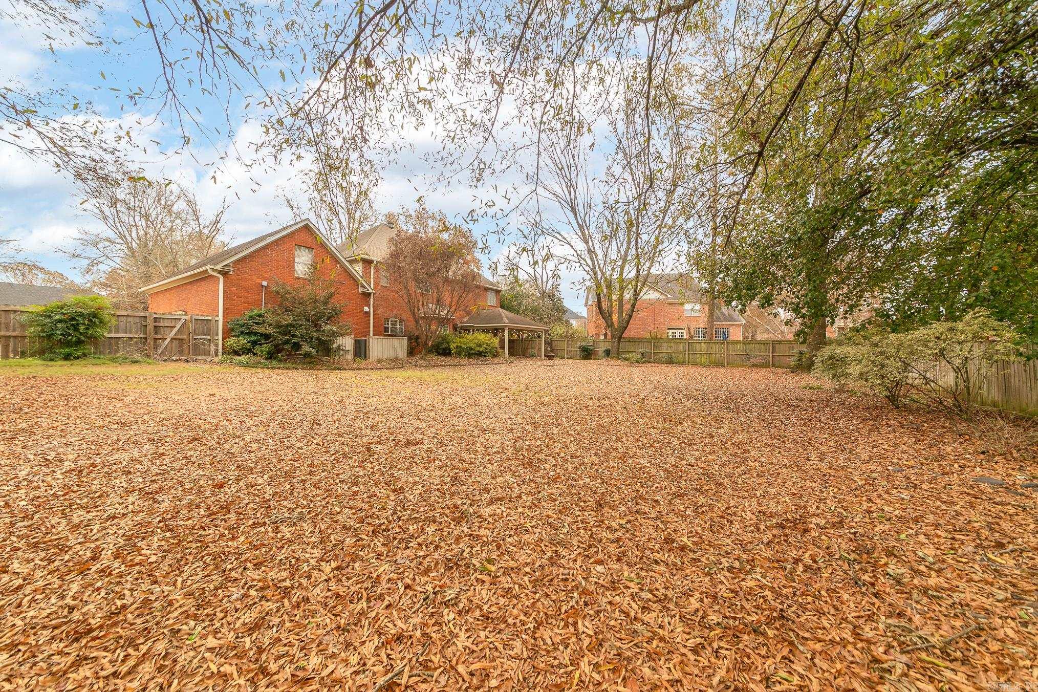 ROYAL OAKS - Residential