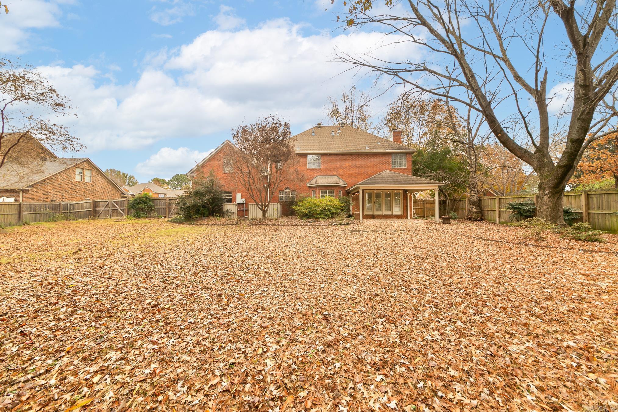 ROYAL OAKS - Residential