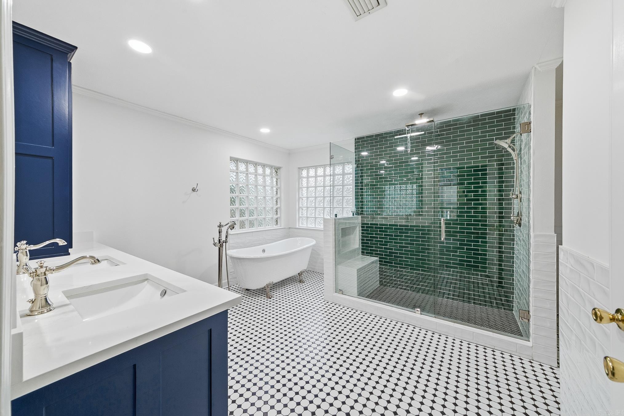 ROYAL OAKS - Residential