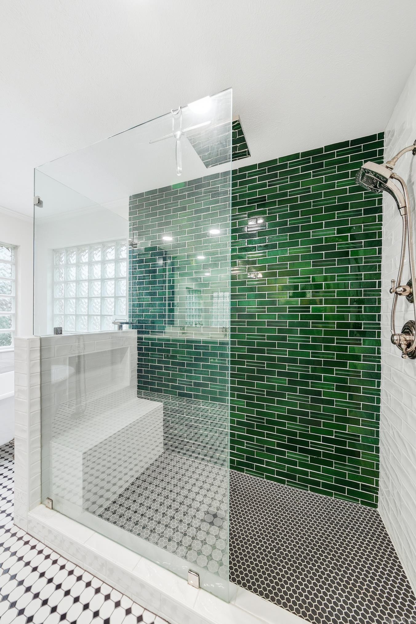 ROYAL OAKS - Residential