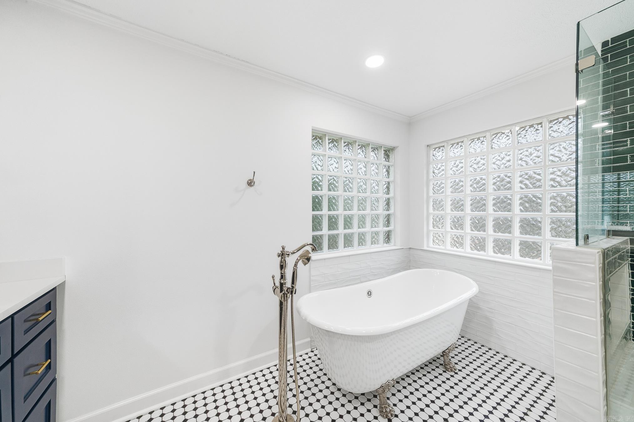 ROYAL OAKS - Residential