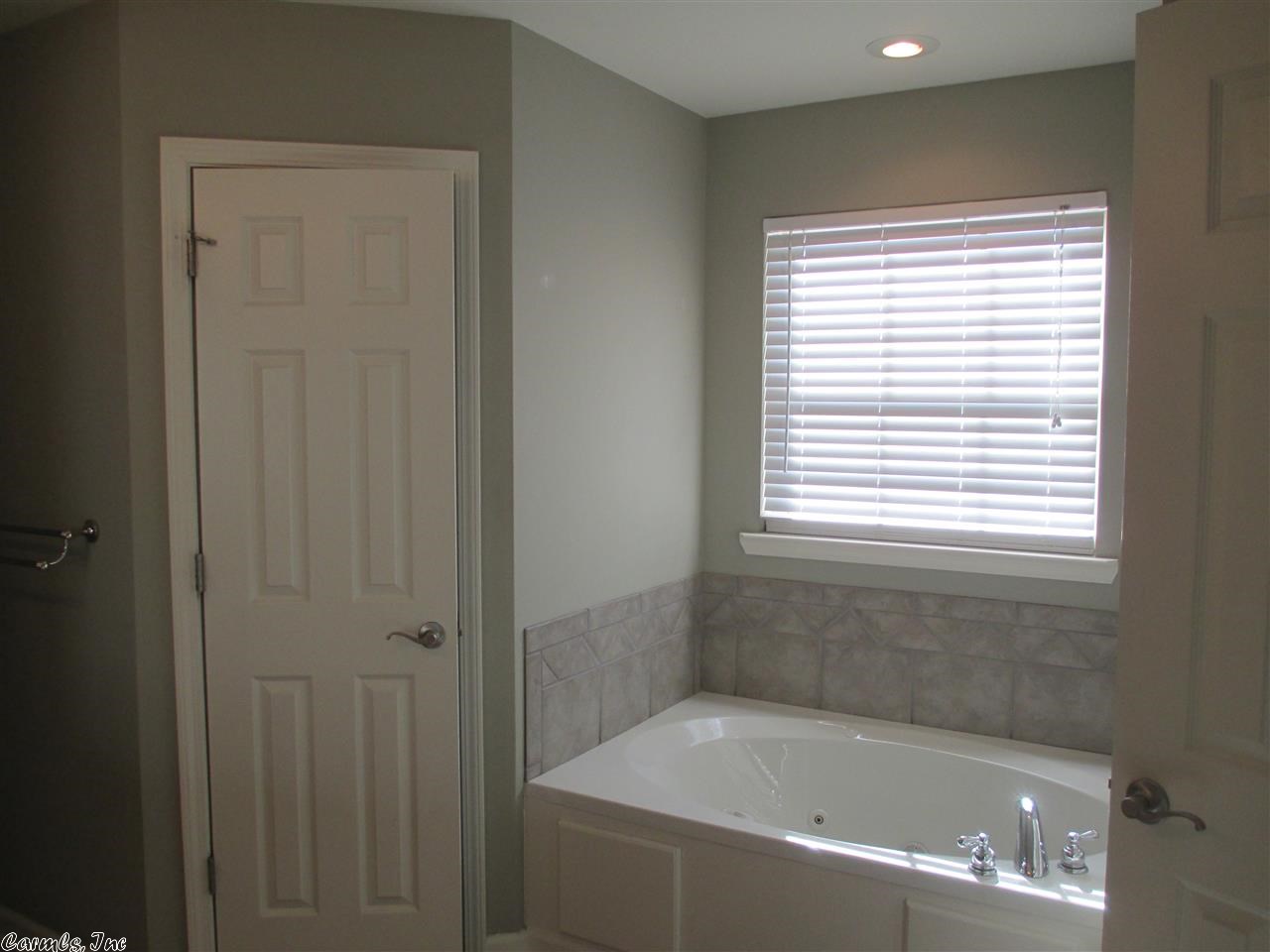 Falcon Crest - Residential