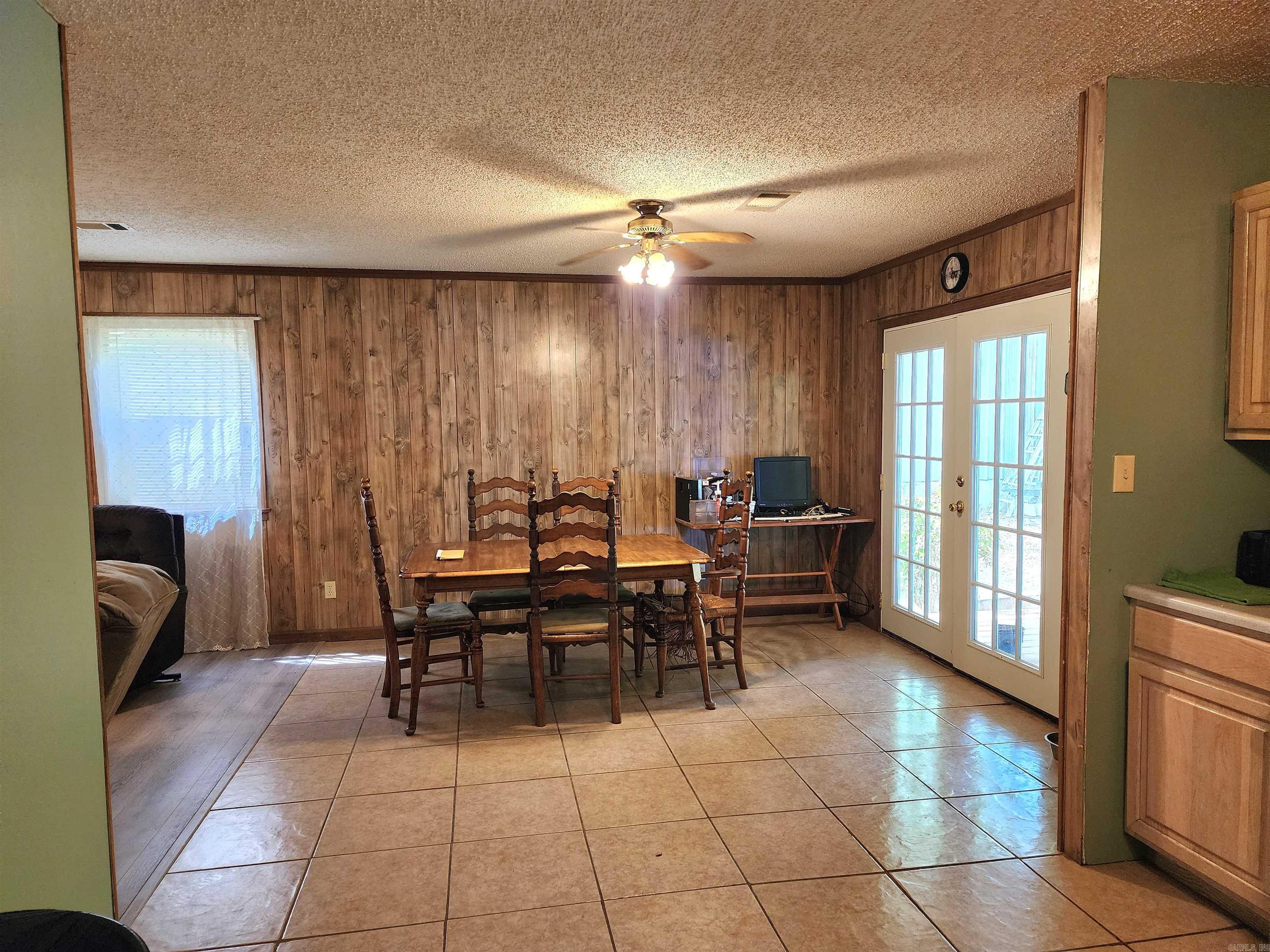 ARNIS GLOVER - Residential