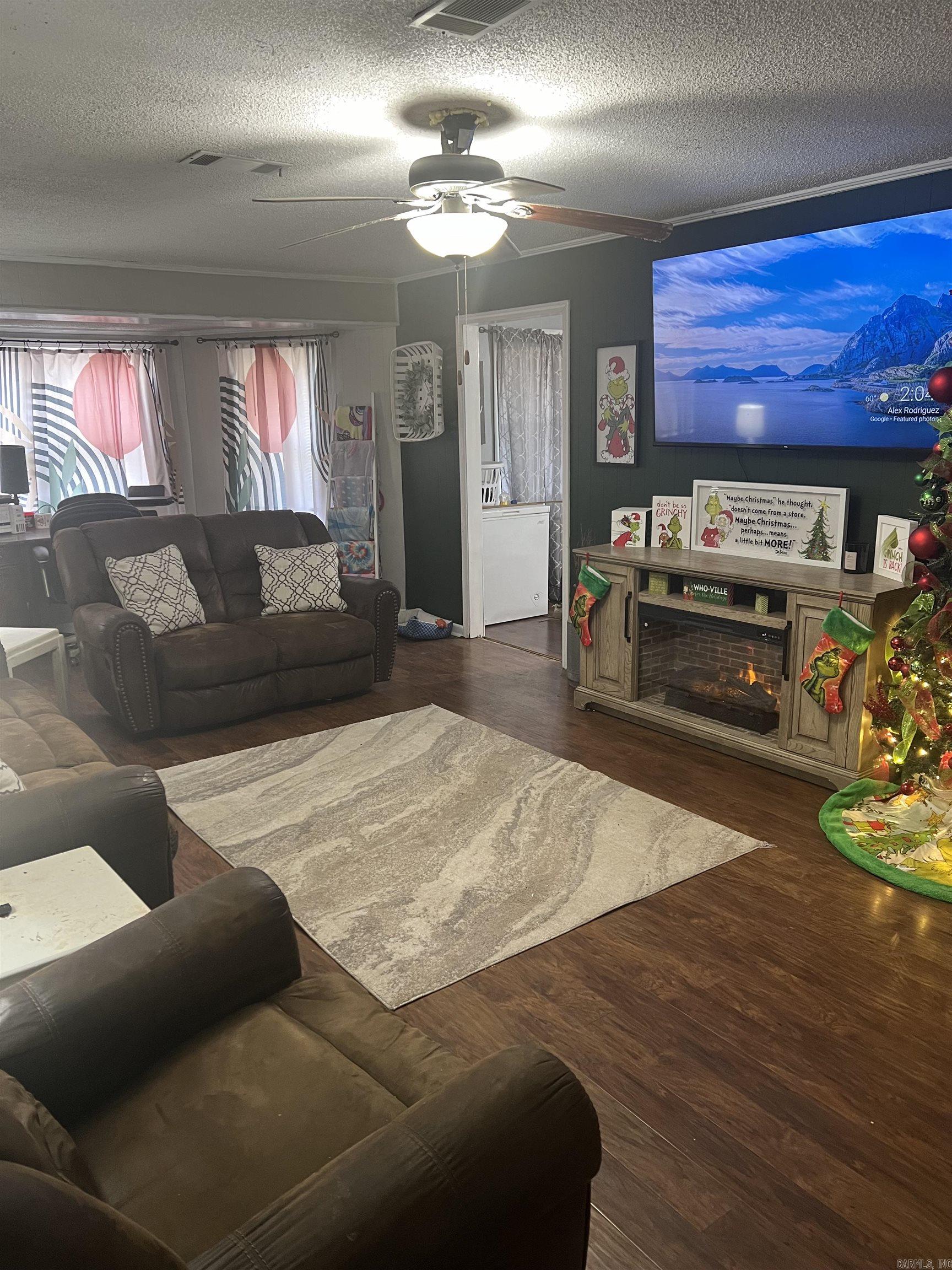 MOORES COUNTRY CLUB - Residential