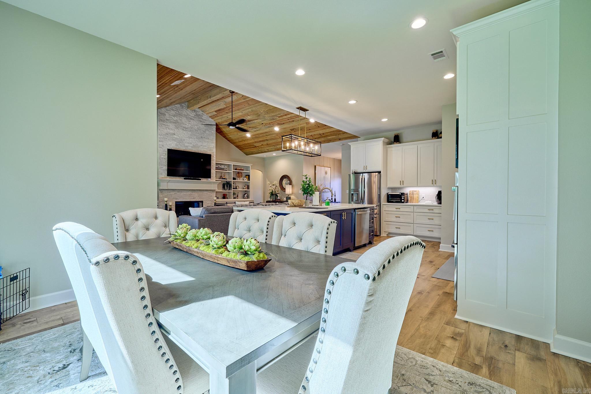 ARLINGTON PARK - Residential