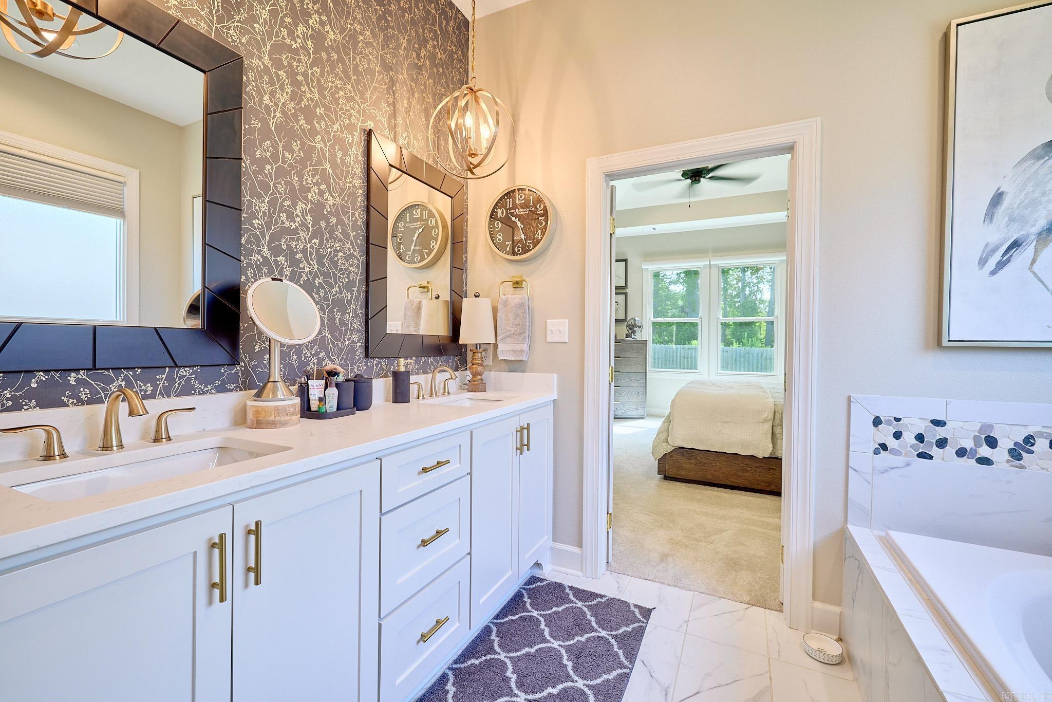 ARLINGTON PARK - Residential