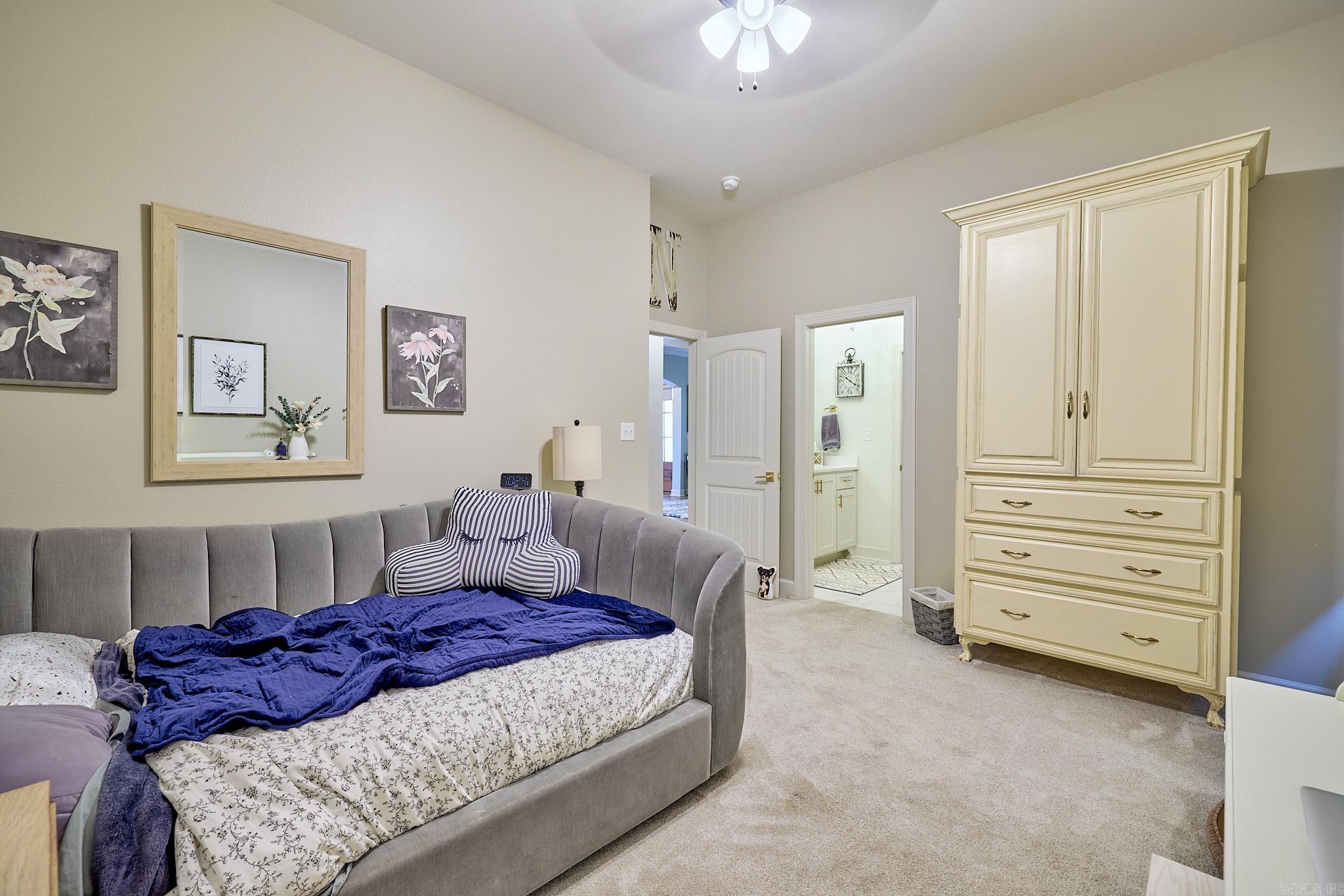 ARLINGTON PARK - Residential