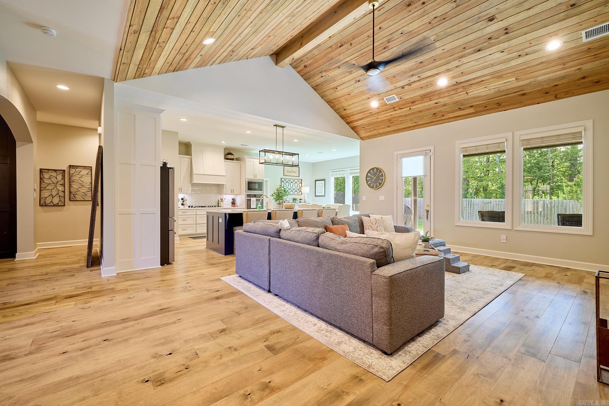 ARLINGTON PARK - Residential