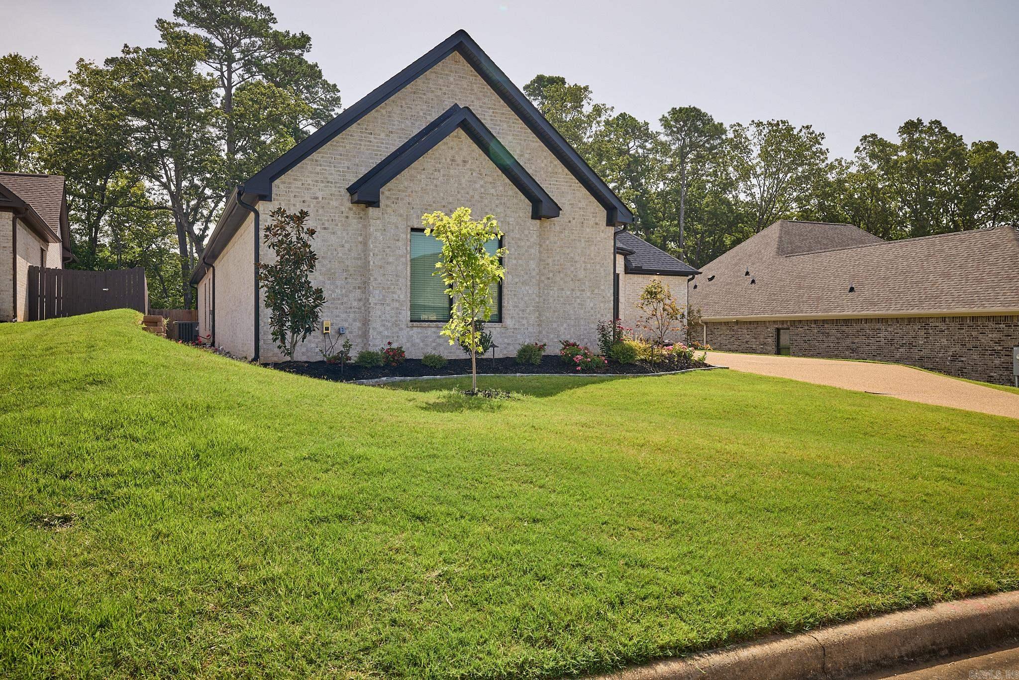 ARLINGTON PARK - Residential