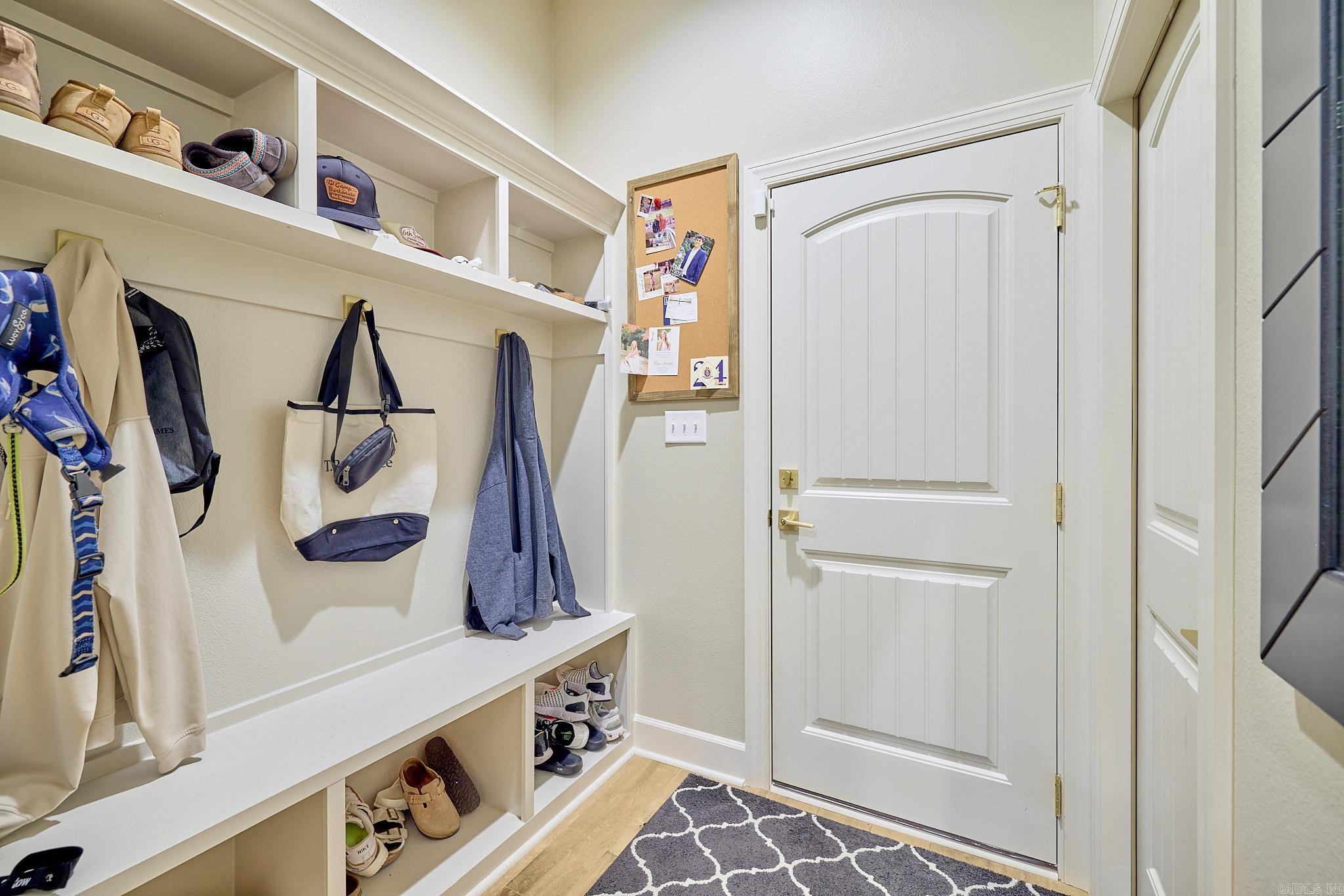 ARLINGTON PARK - Residential